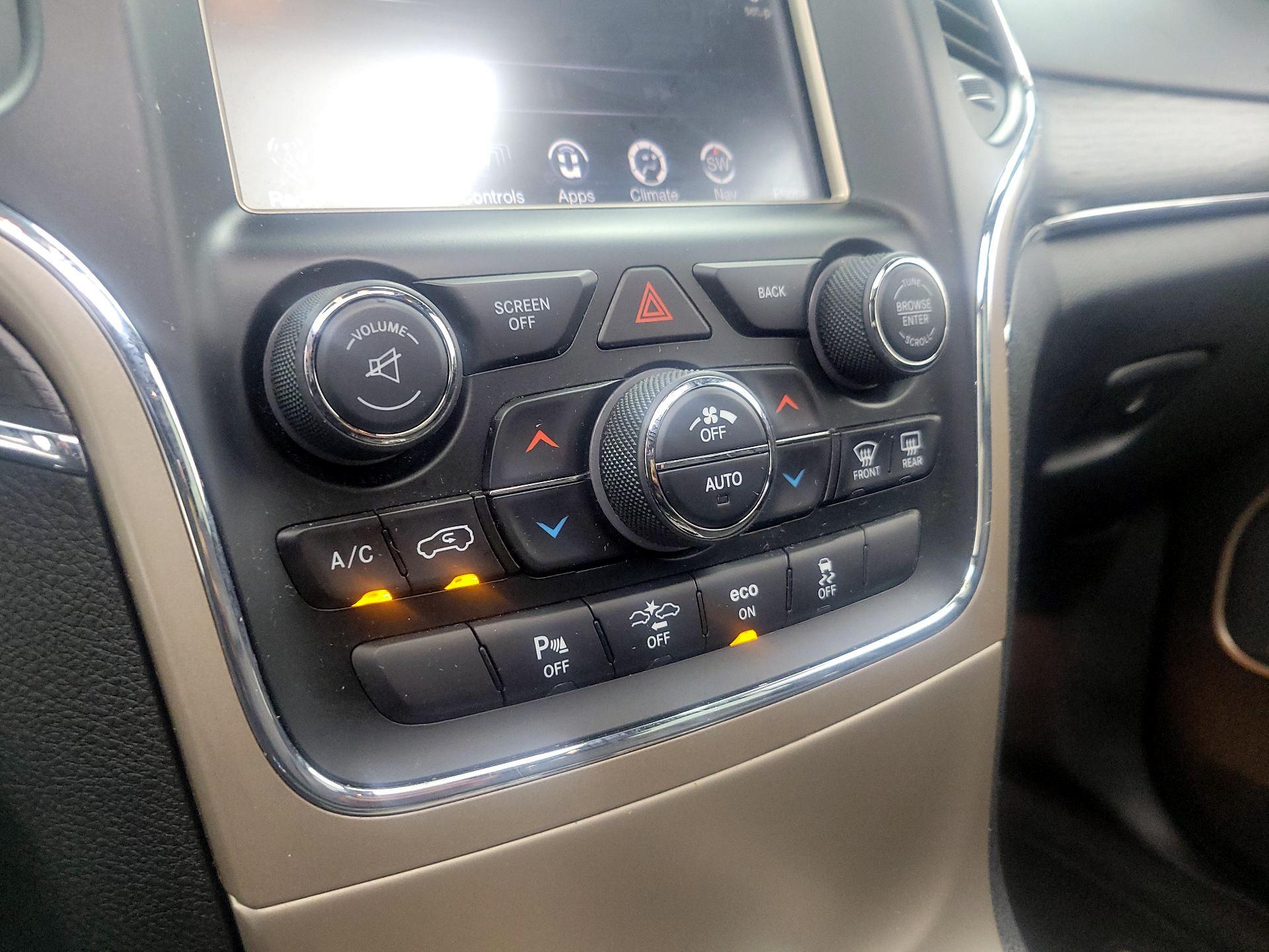Thumbnail: 2014 Jeep Grand Cherokee - 16