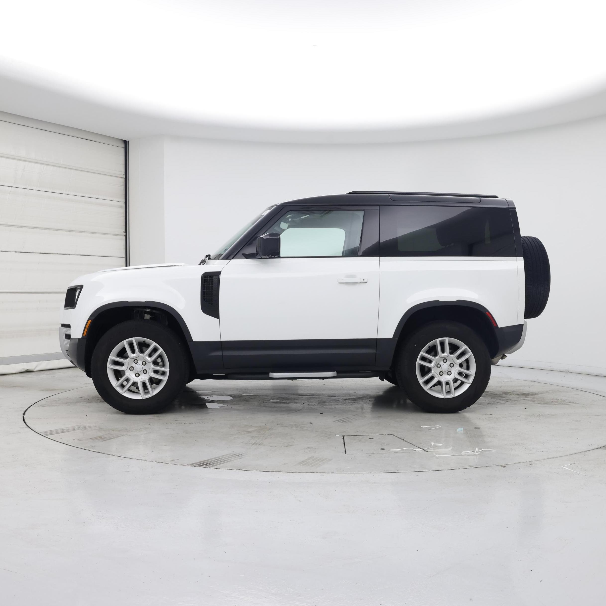 Thumbnail: 2023 Land Rover Defender - 3