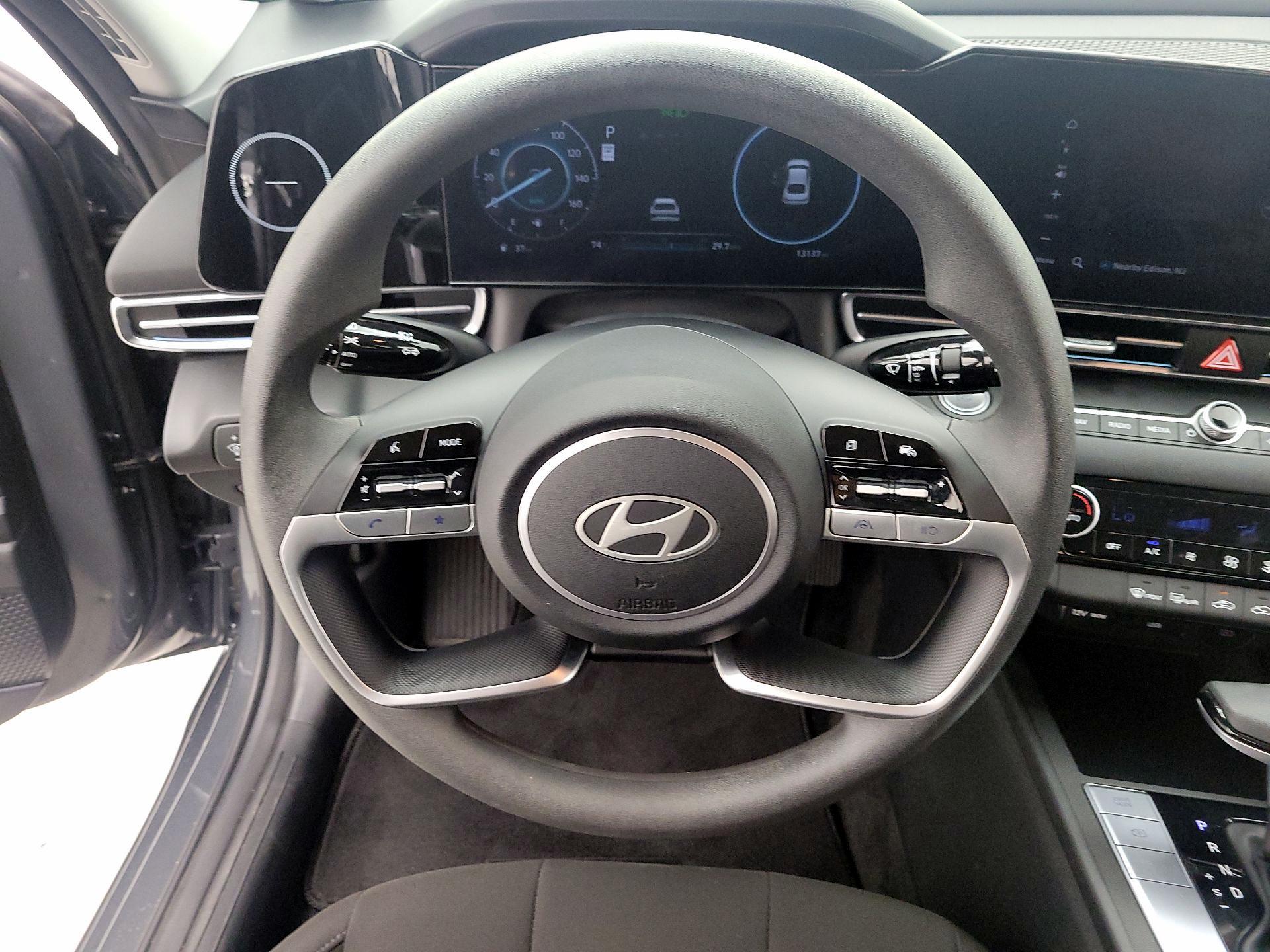 Thumbnail: 2024 Hyundai Elantra - 10