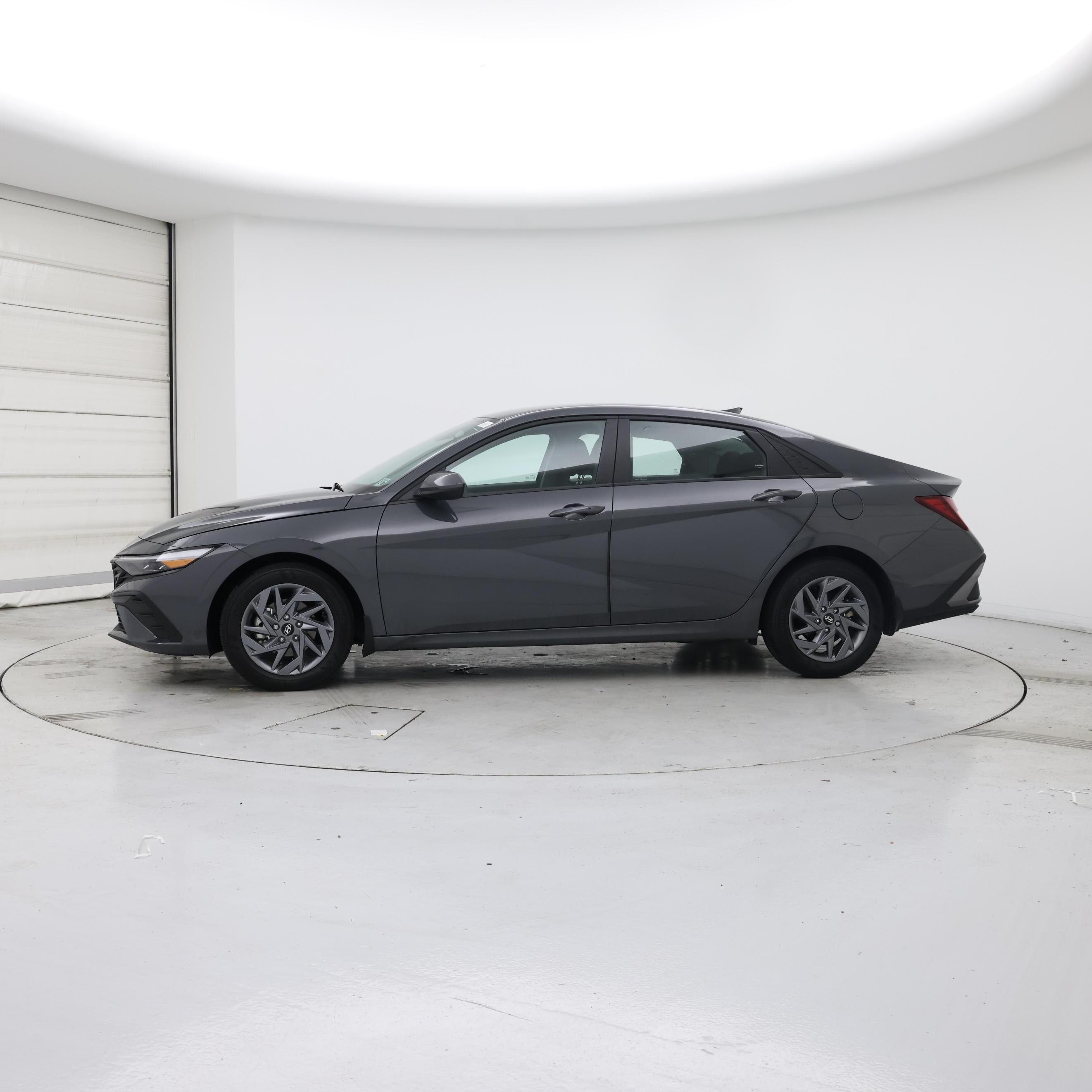 Thumbnail: 2024 Hyundai Elantra - 3