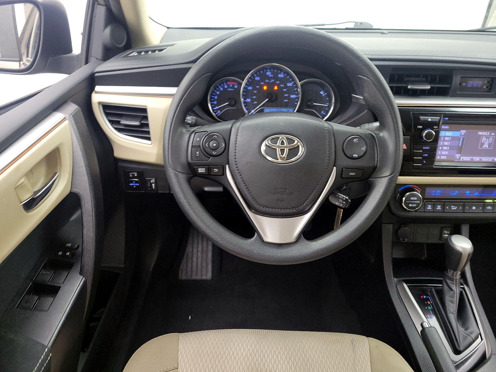 Thumbnail: 2015 Toyota Corolla - 10