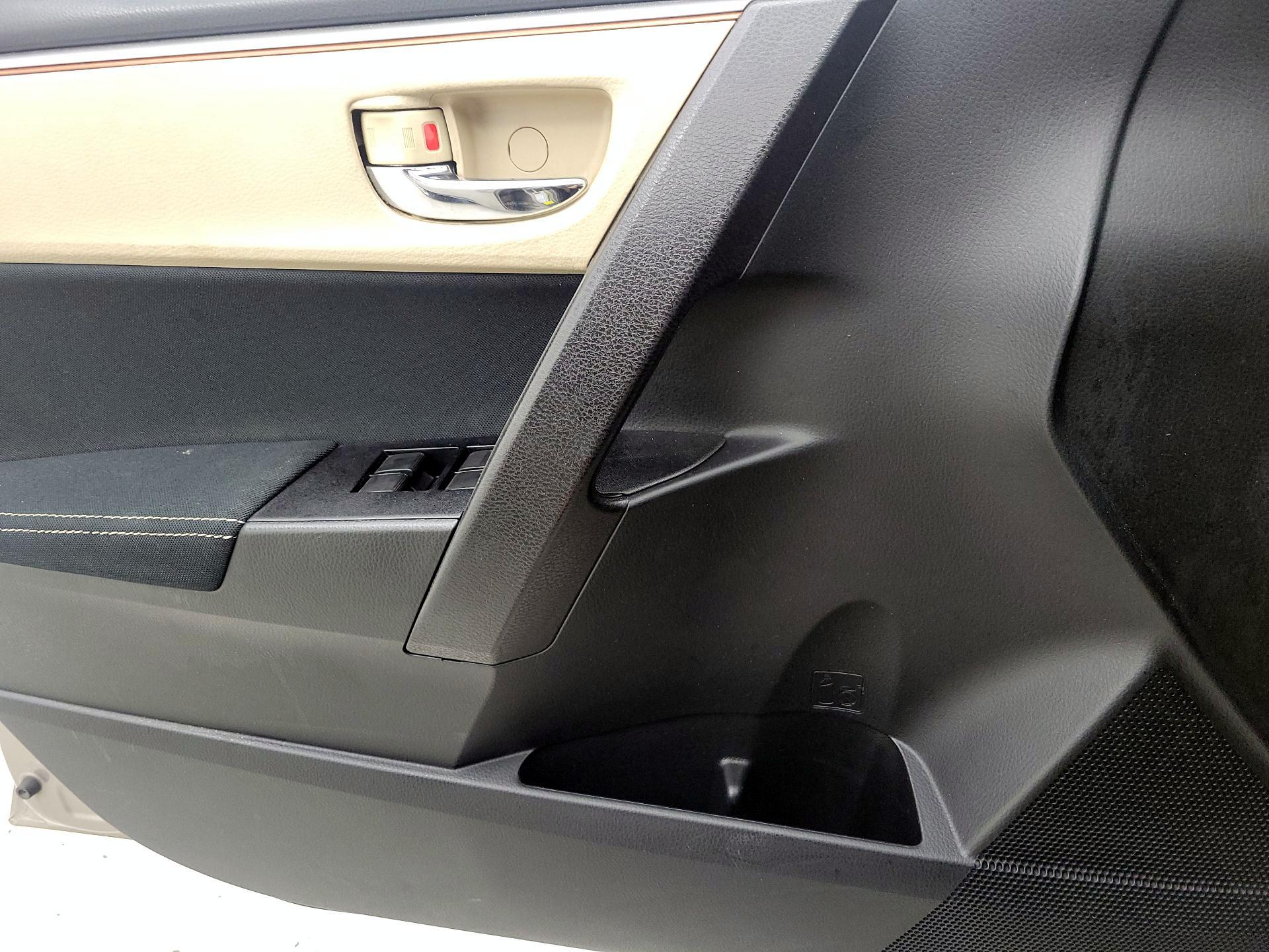 Thumbnail: 2015 Toyota Corolla - 12