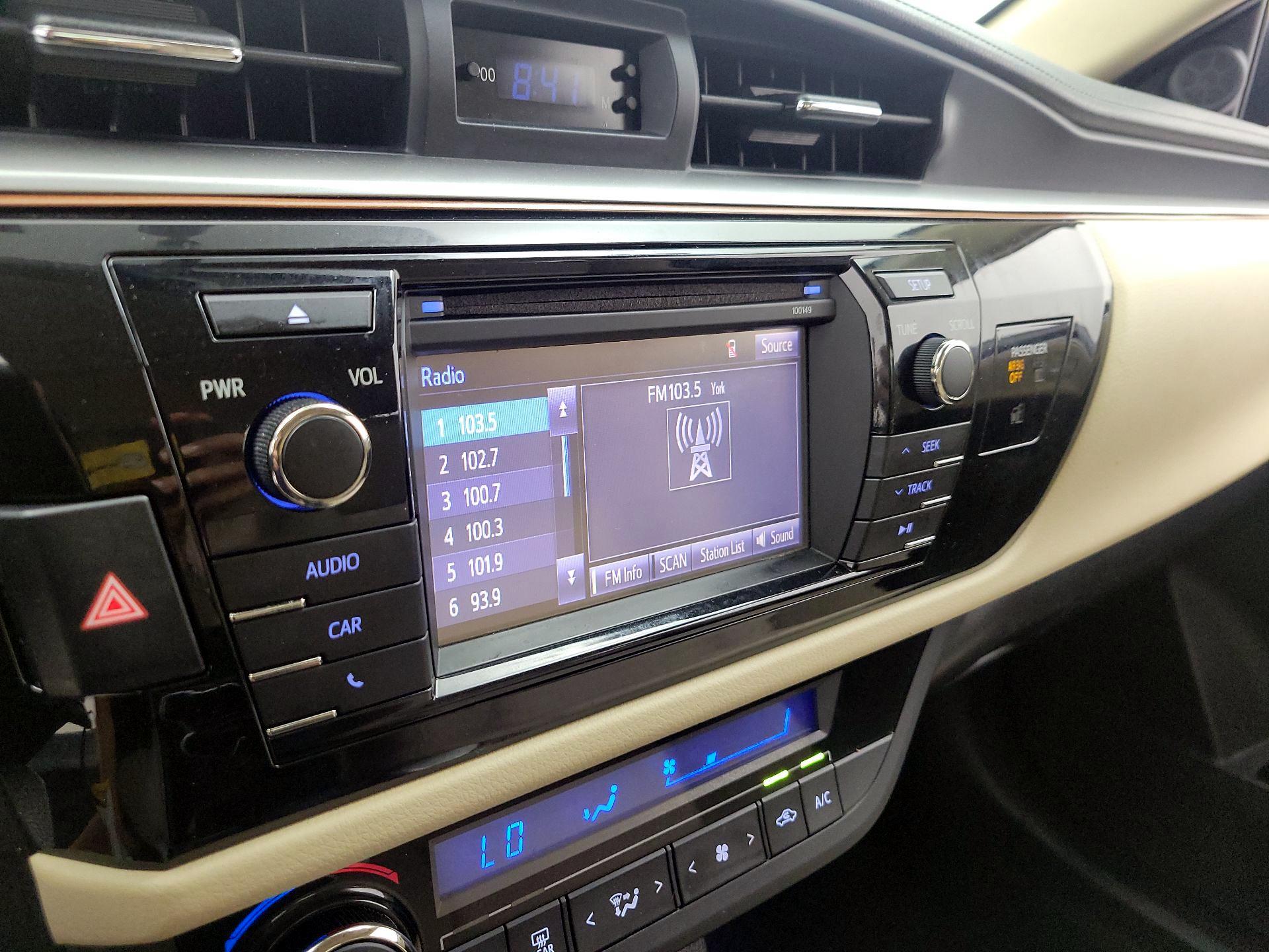 Thumbnail: 2015 Toyota Corolla - 15