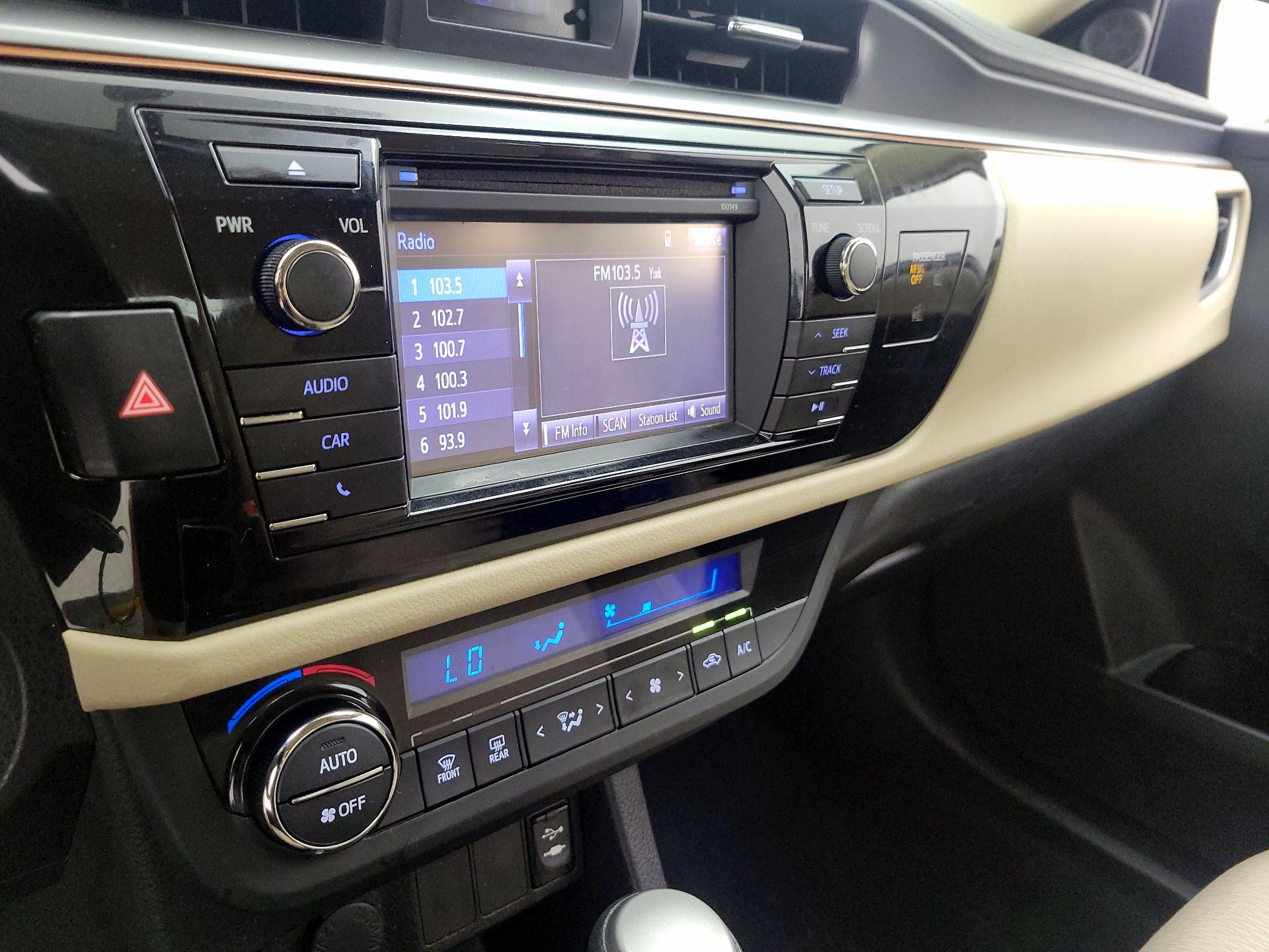 Thumbnail: 2015 Toyota Corolla - 16