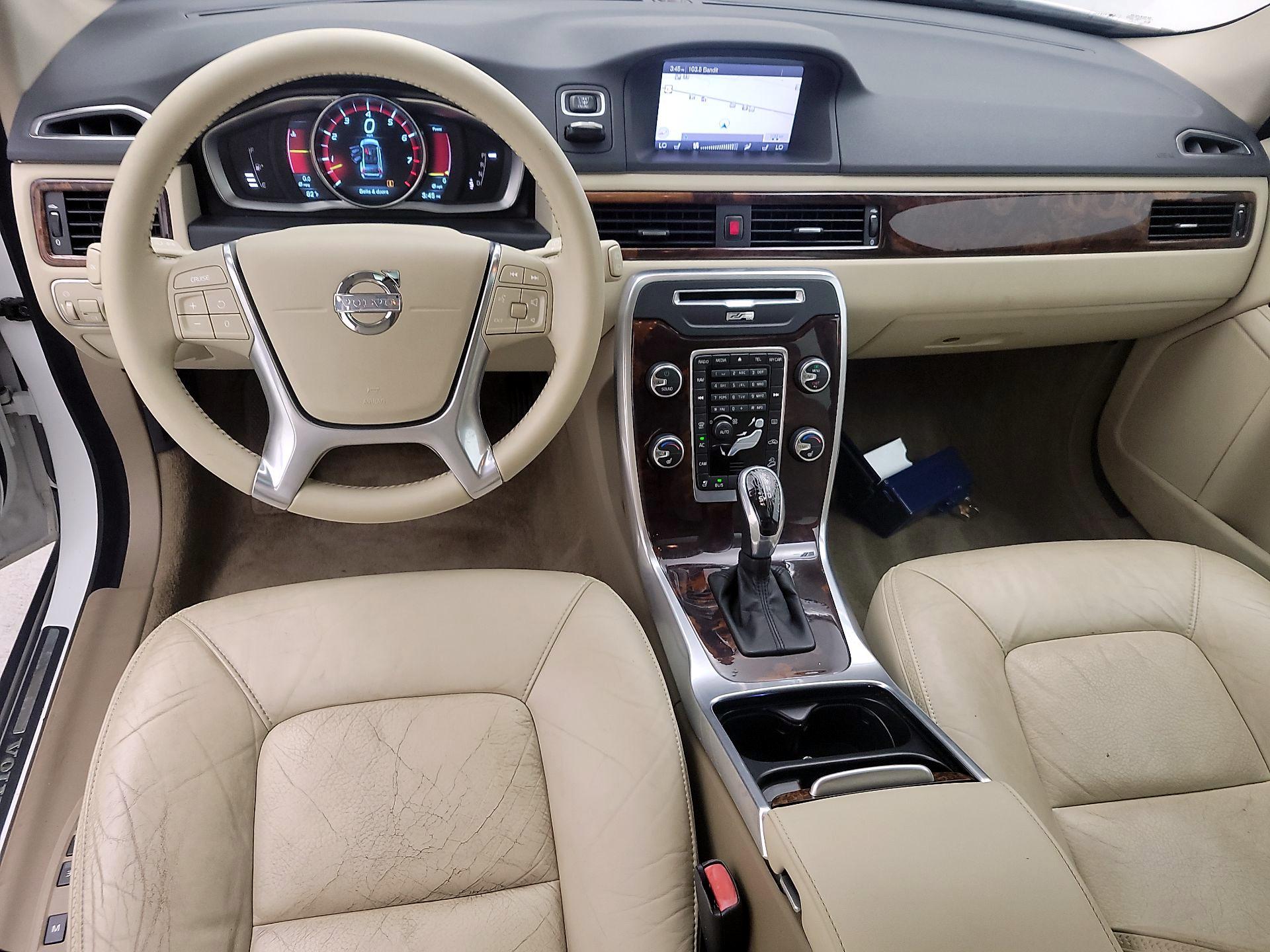 Thumbnail: 2015 Volvo XC70 - 9