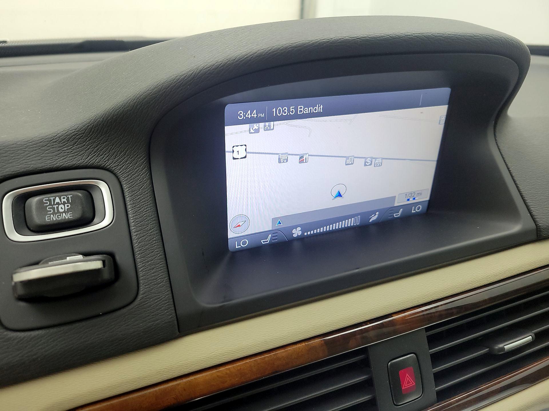 Thumbnail: 2015 Volvo XC70 - 14