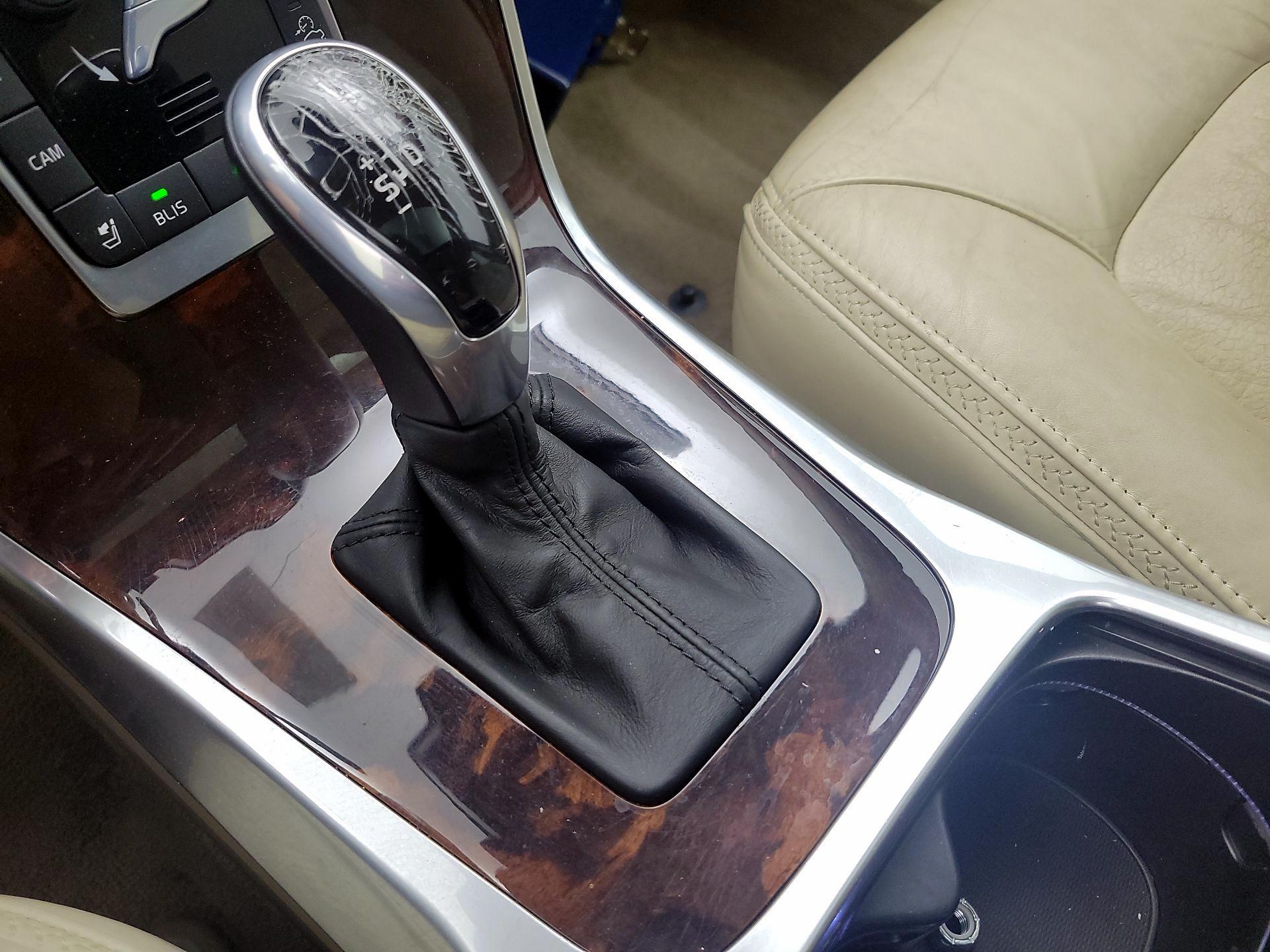 Thumbnail: 2015 Volvo XC70 - 18