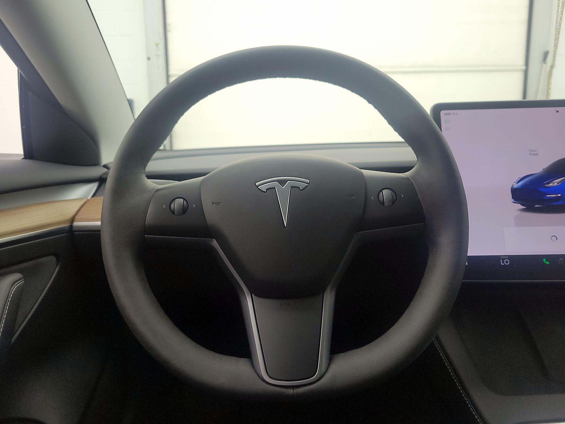 Thumbnail: 2023 Tesla Model 3 - 10
