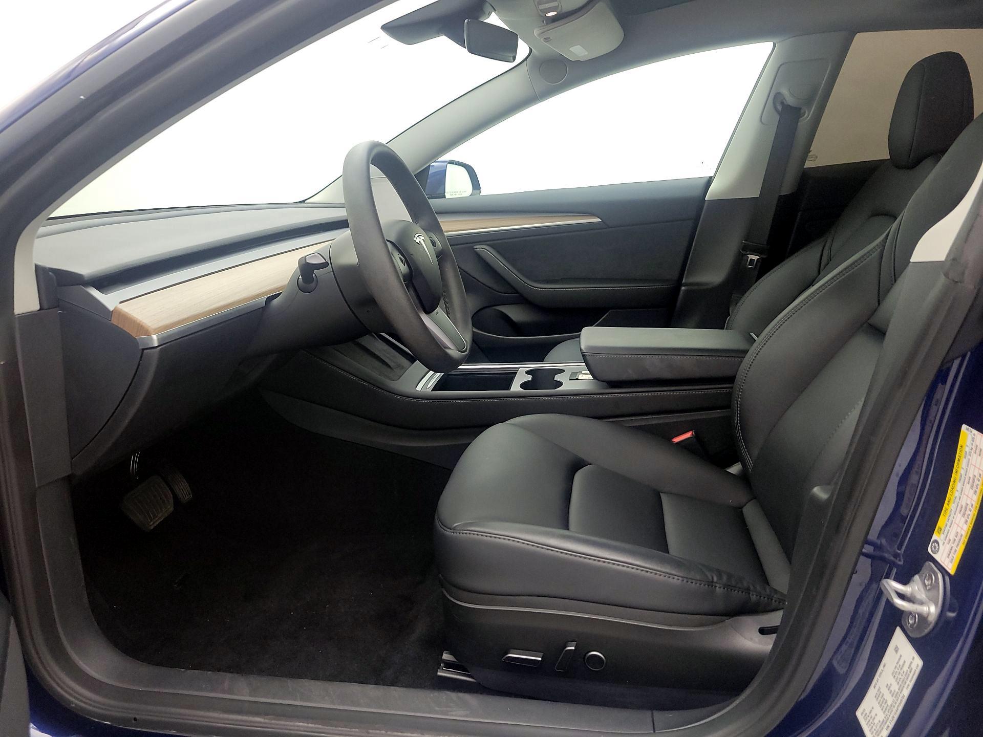 Thumbnail: 2023 Tesla Model 3 - 11