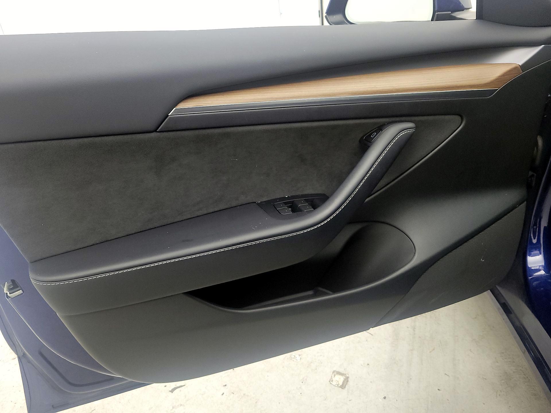 Thumbnail: 2023 Tesla Model 3 - 12