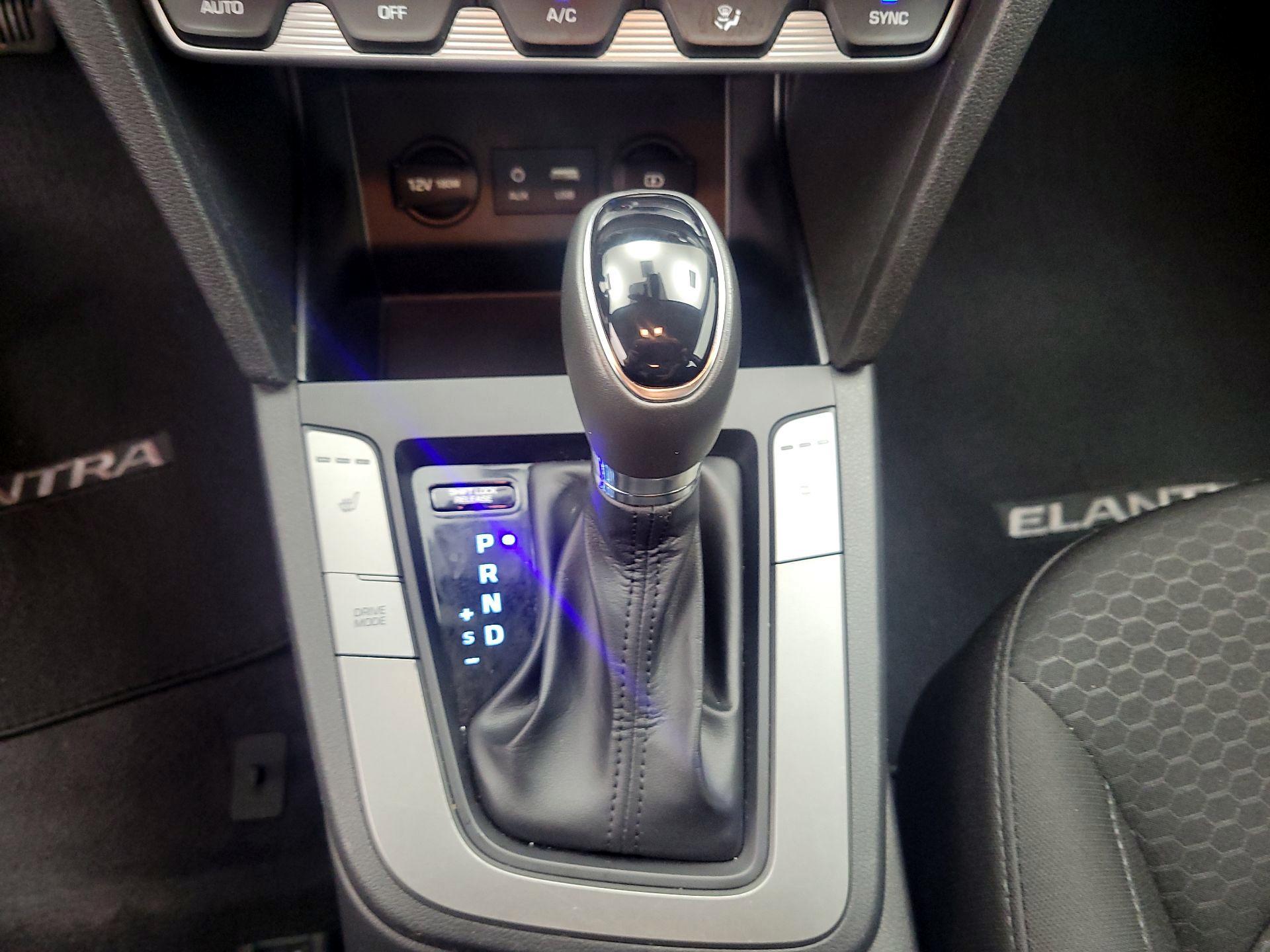 Thumbnail: 2020 Hyundai Elantra - 17