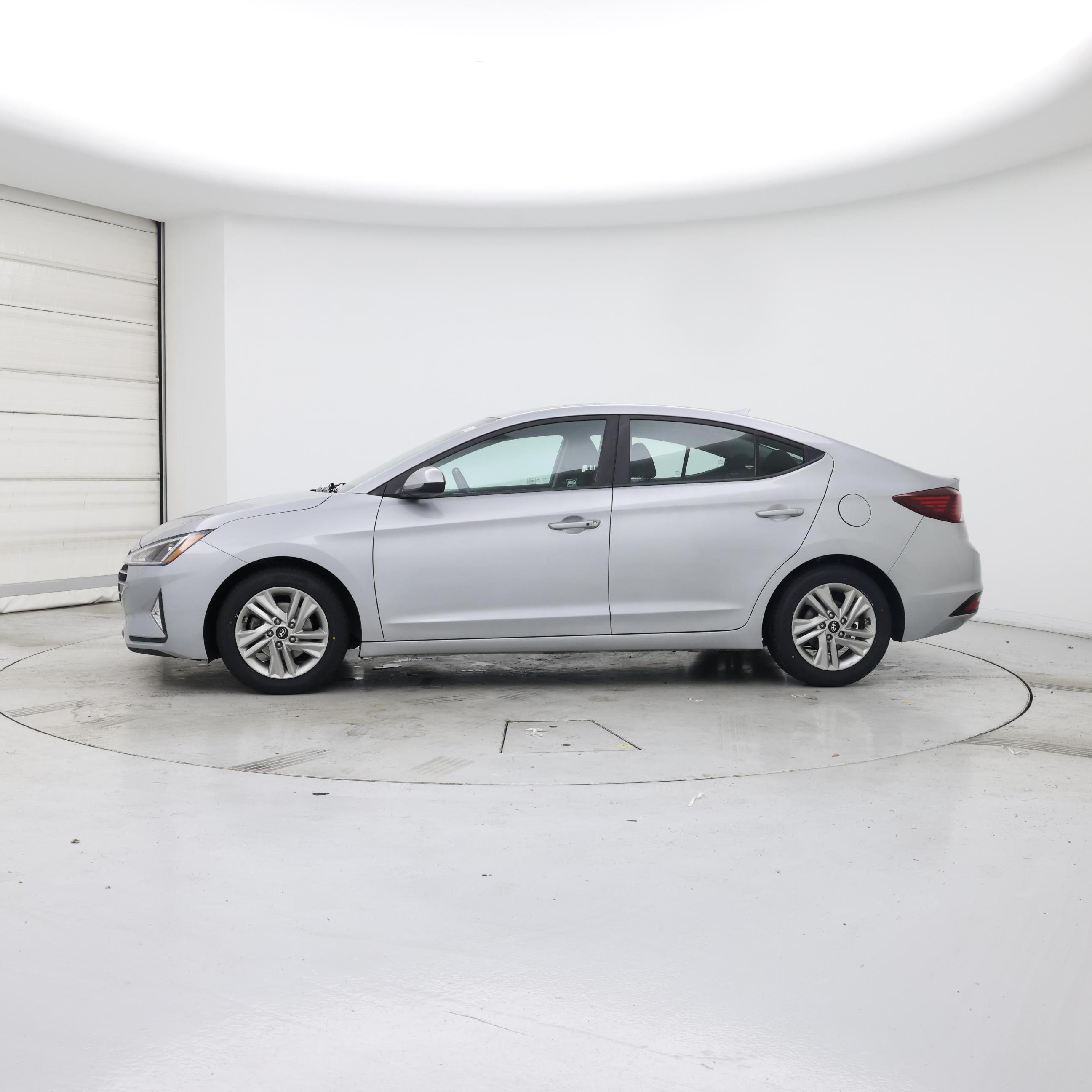 Thumbnail: 2020 Hyundai Elantra - 3