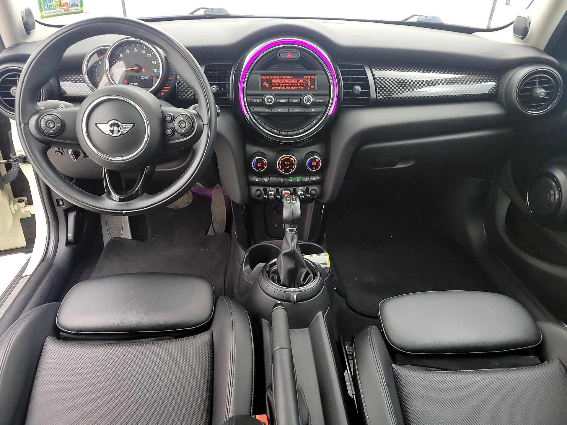 Thumbnail: 2016 MINI Cooper Hardtop - 9