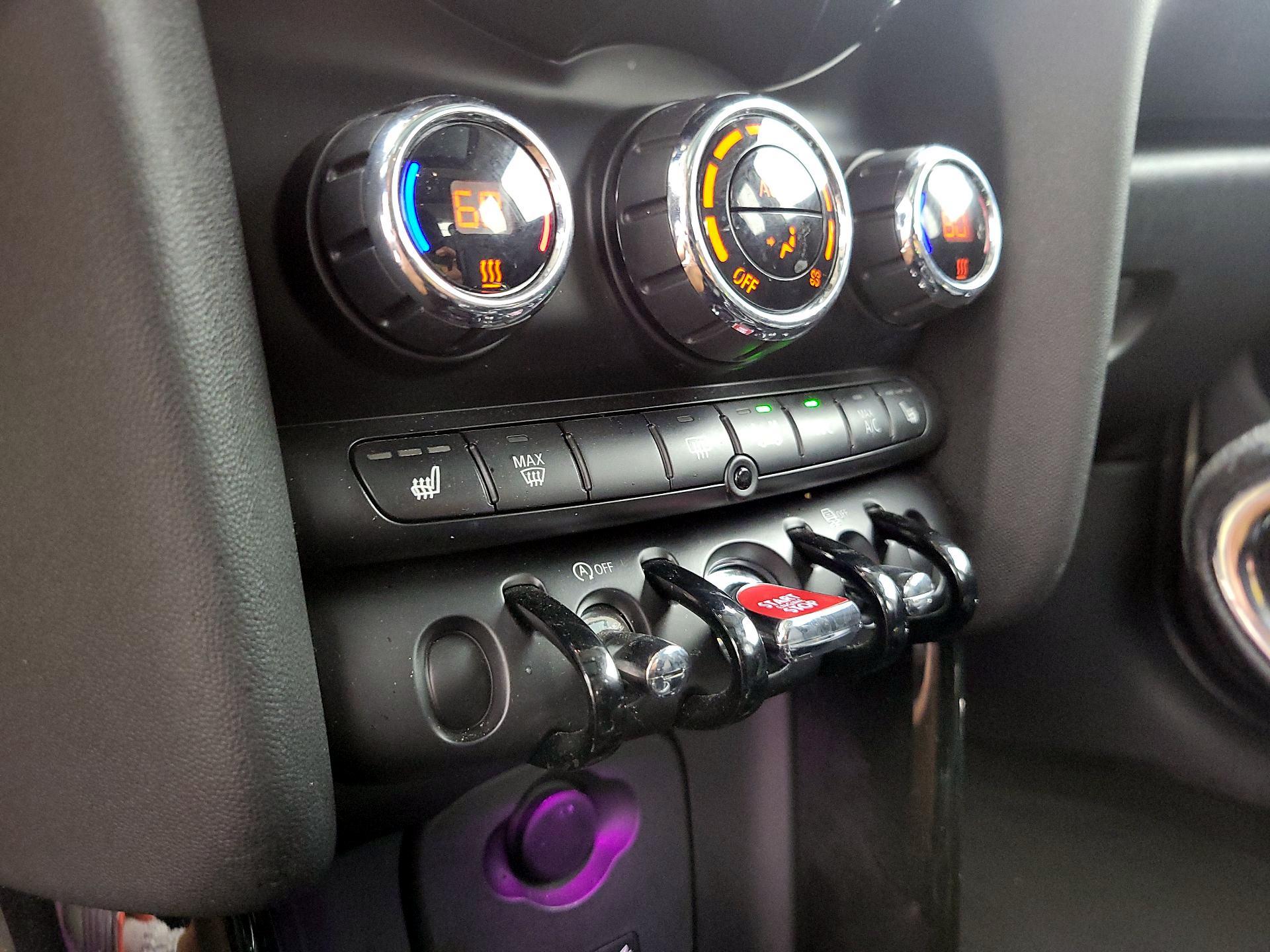 Thumbnail: 2016 MINI Cooper Hardtop - 14