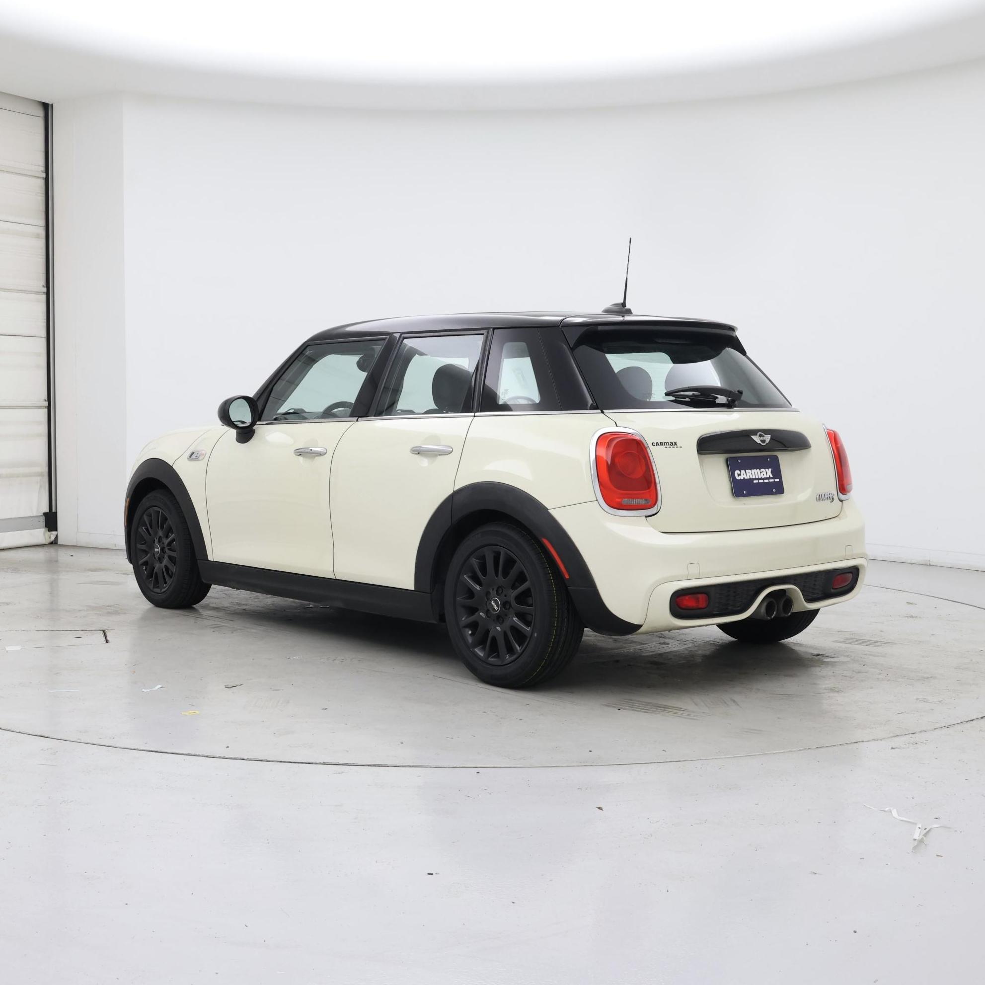 Thumbnail: 2016 MINI Cooper Hardtop - 2