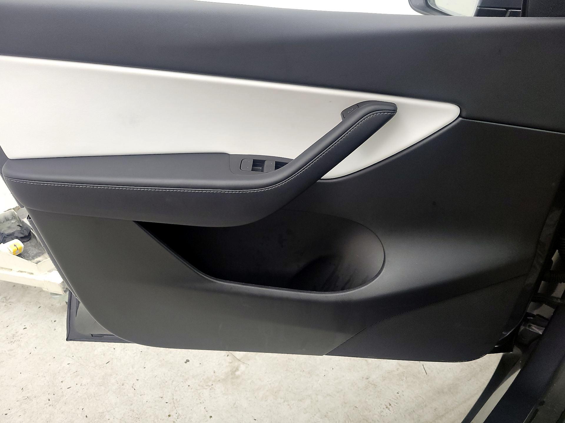 Thumbnail: 2022 Tesla Model Y - 12