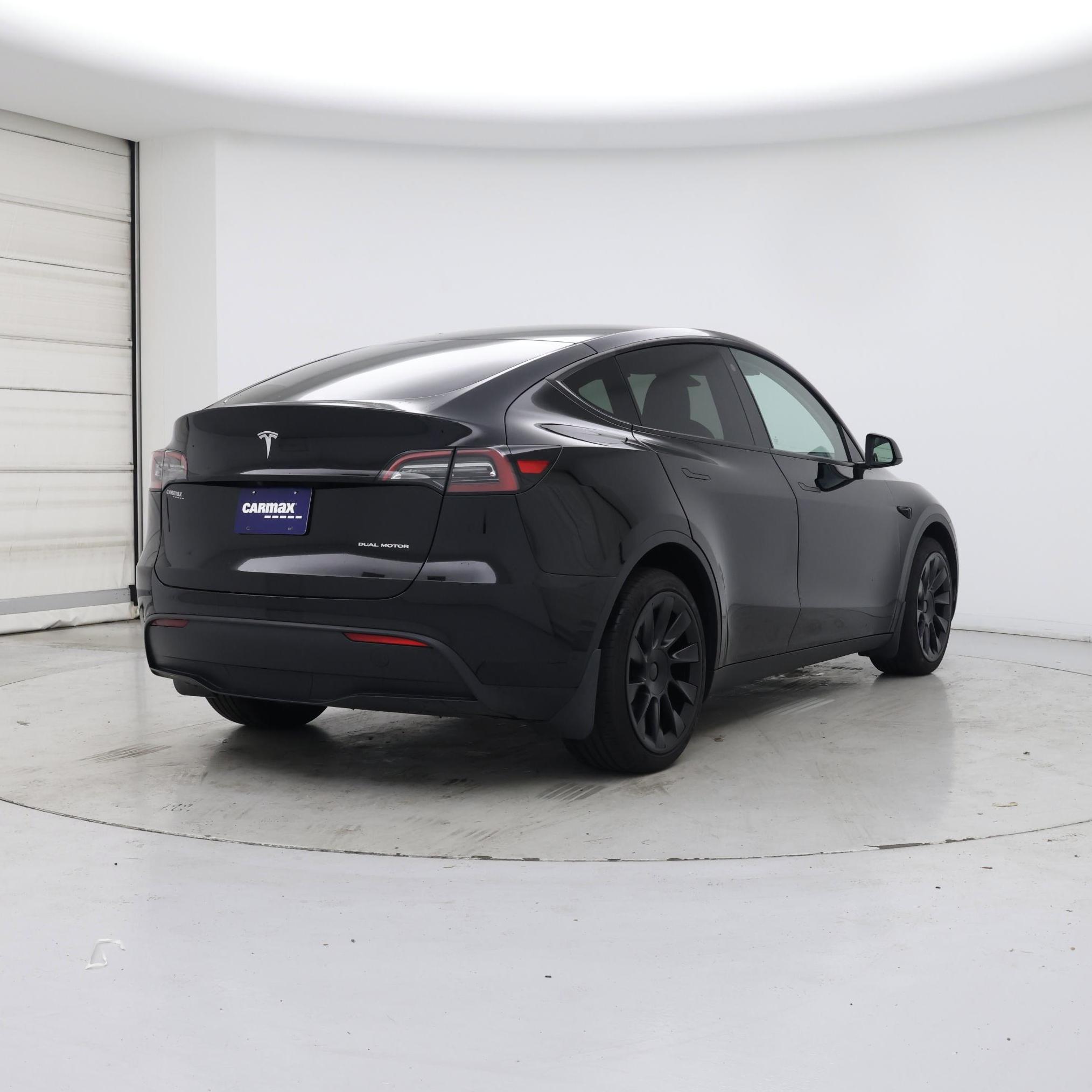 Thumbnail: 2023 Tesla Model Y - 8