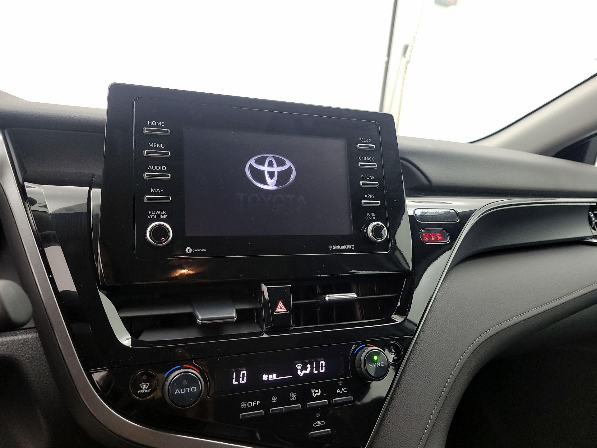 Thumbnail: 2022 Toyota Camry - 16