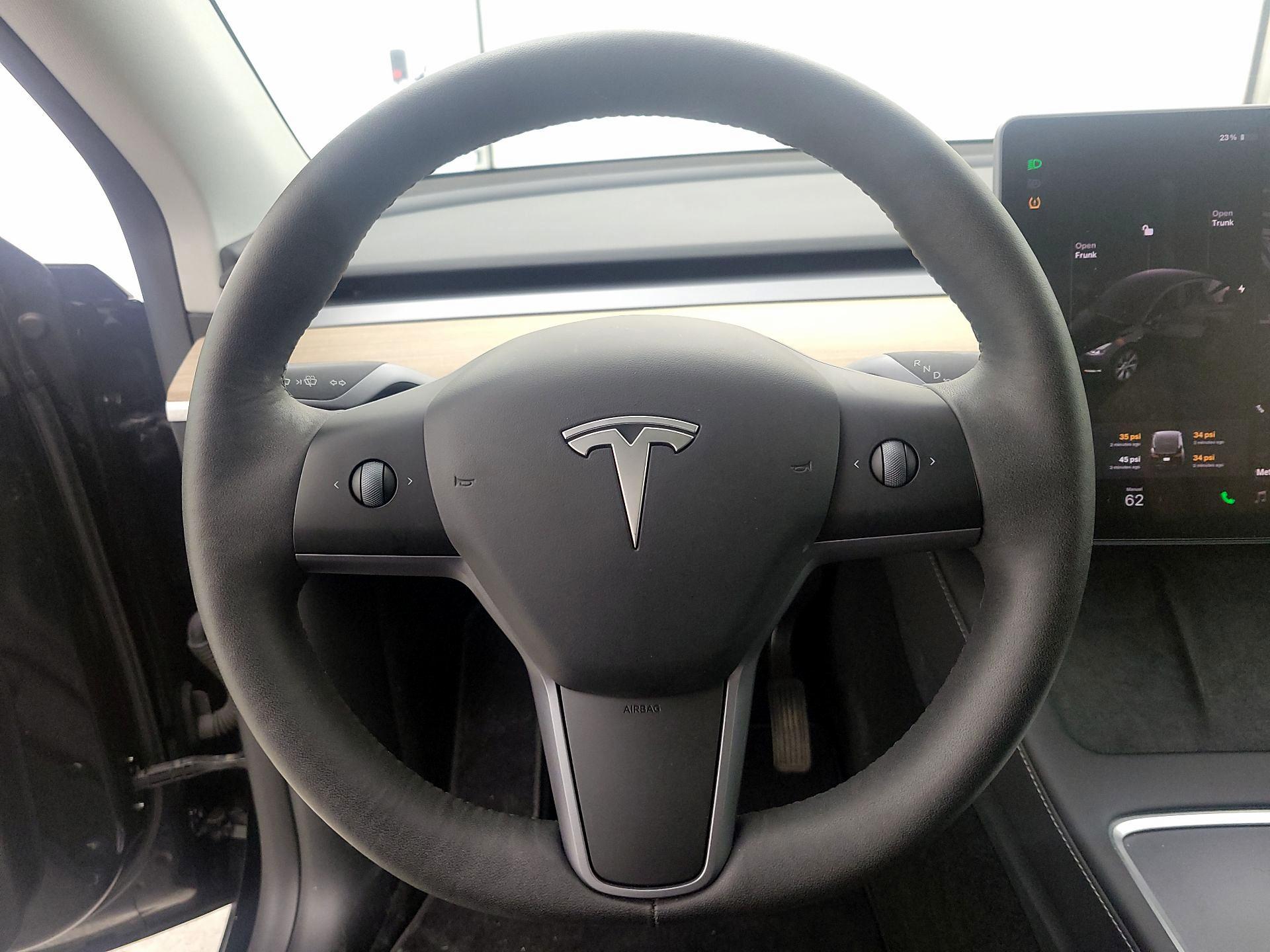 Thumbnail: 2023 Tesla Model Y - 10