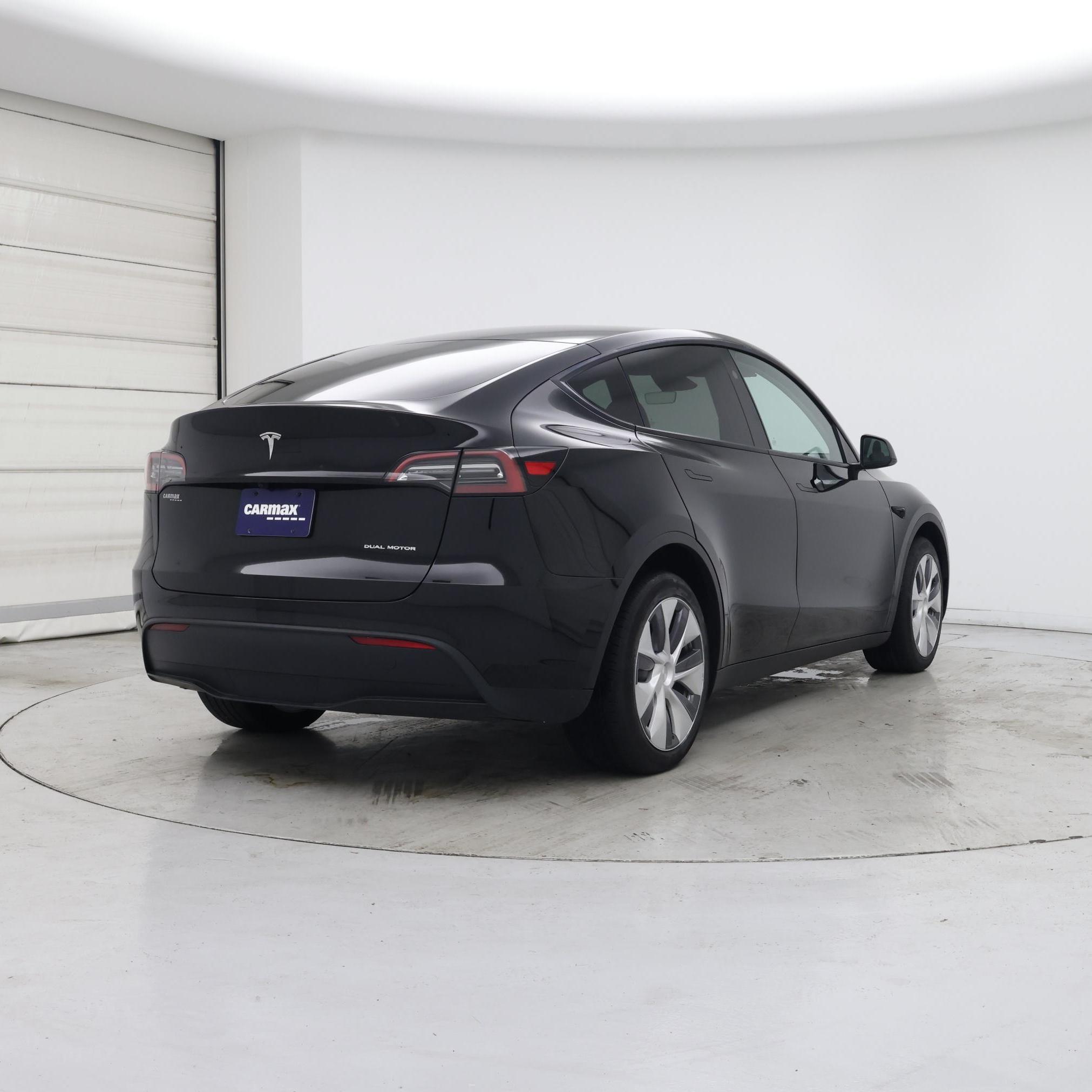 Thumbnail: 2023 Tesla Model Y - 8