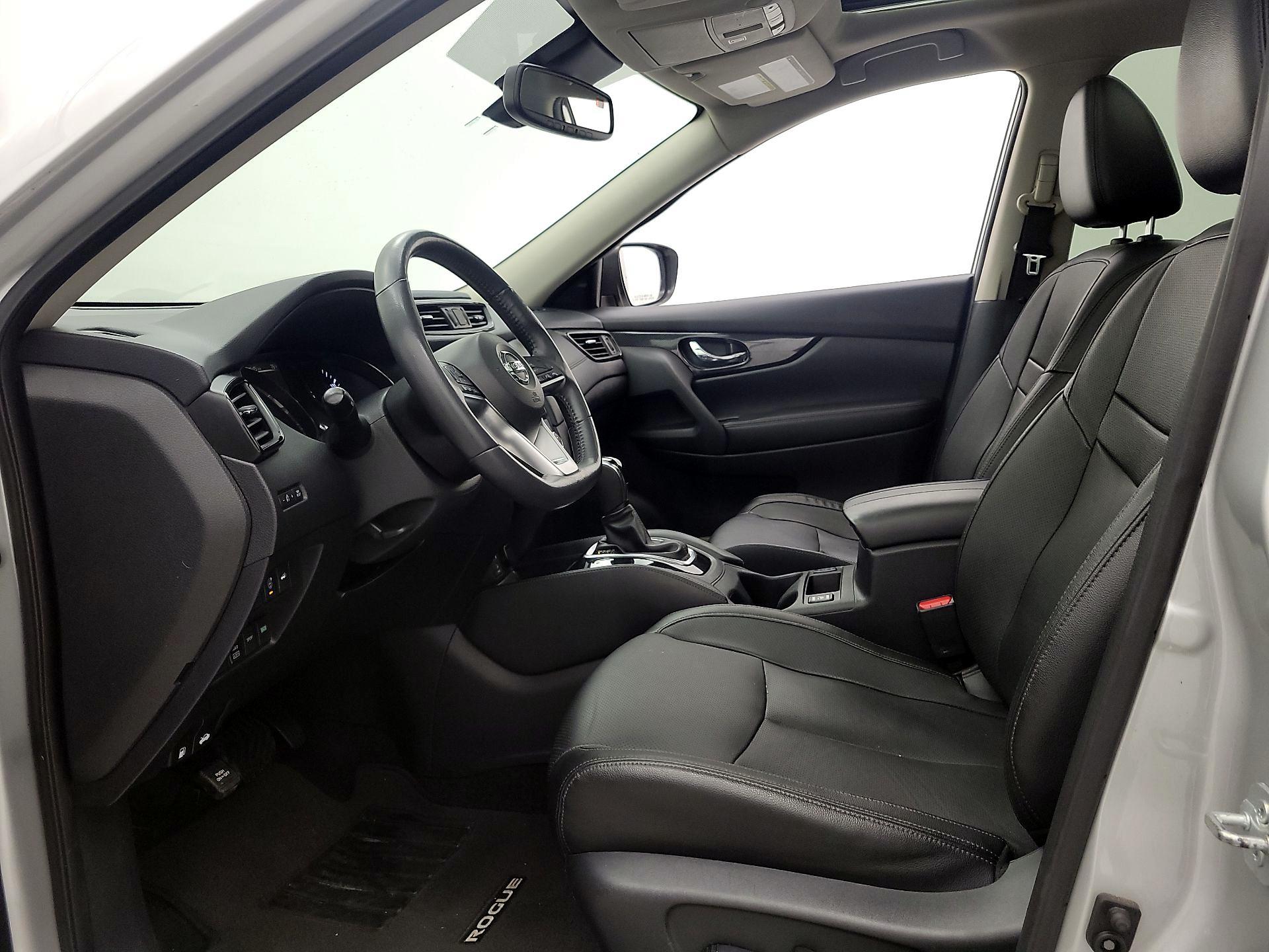 Thumbnail: 2017 Nissan Rogue - 11