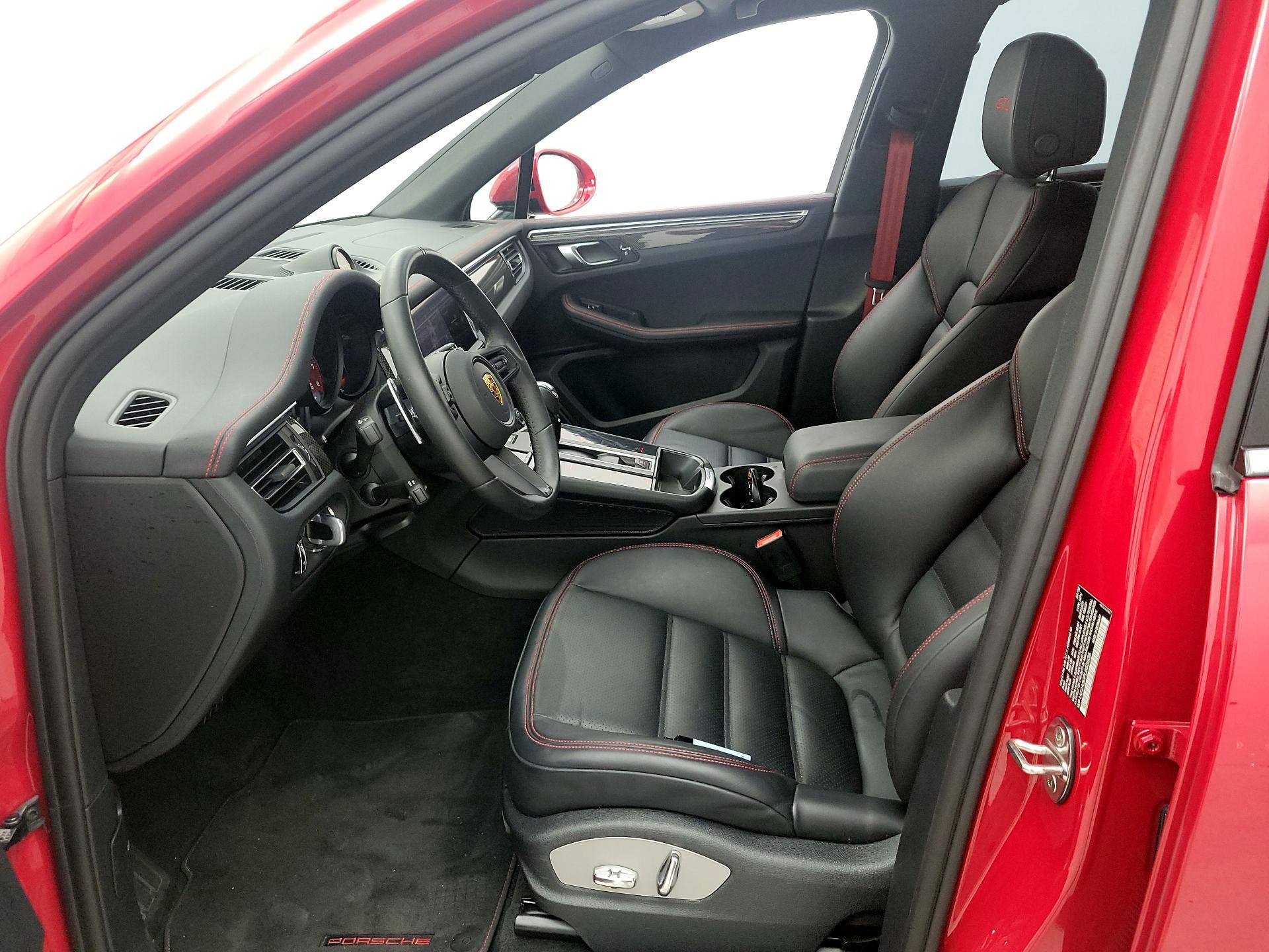 Thumbnail: 2023 Porsche Macan - 11