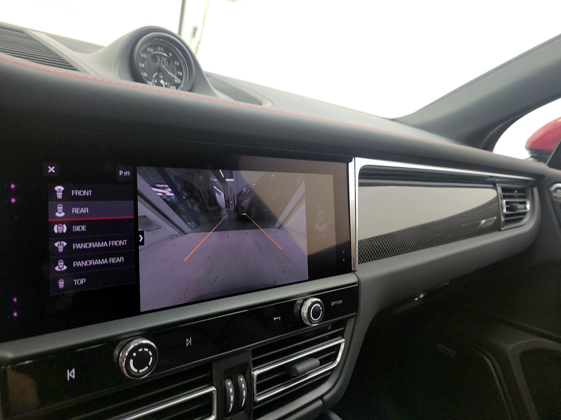 Thumbnail: 2023 Porsche Macan - 15