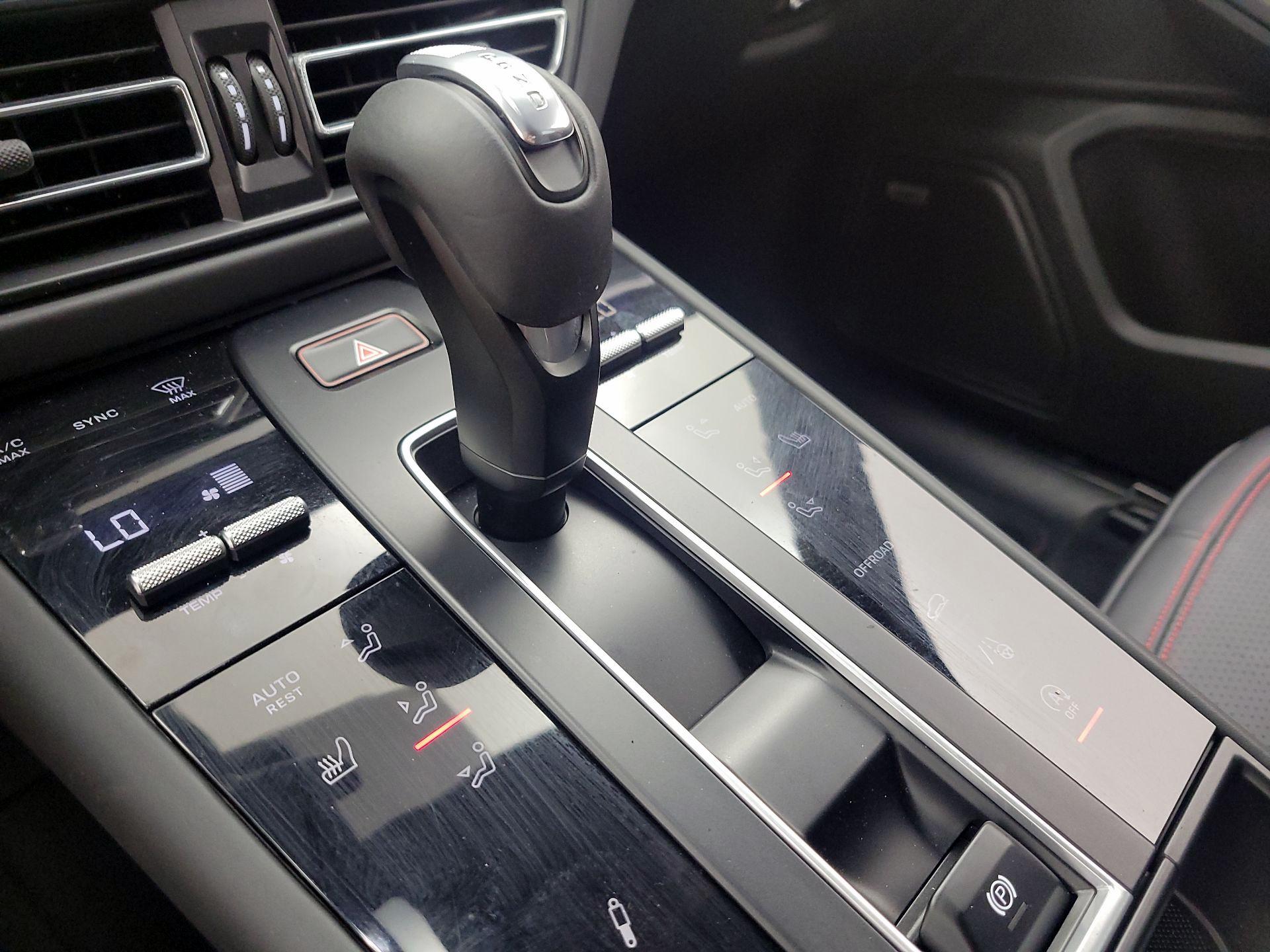 Thumbnail: 2023 Porsche Macan - 18