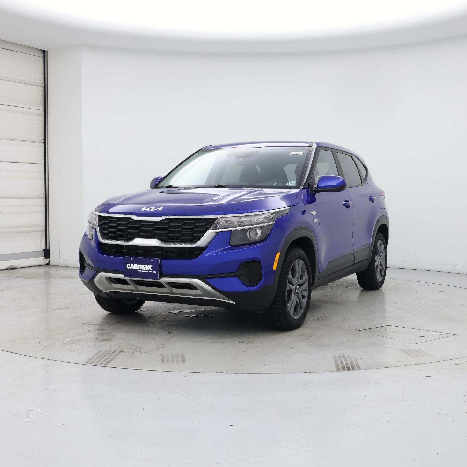 Thumbnail: 2023 Kia Seltos - 4