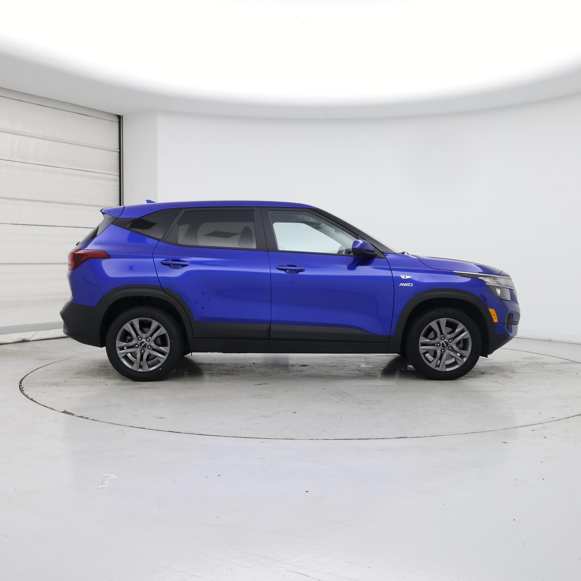 Thumbnail: 2023 Kia Seltos - 7