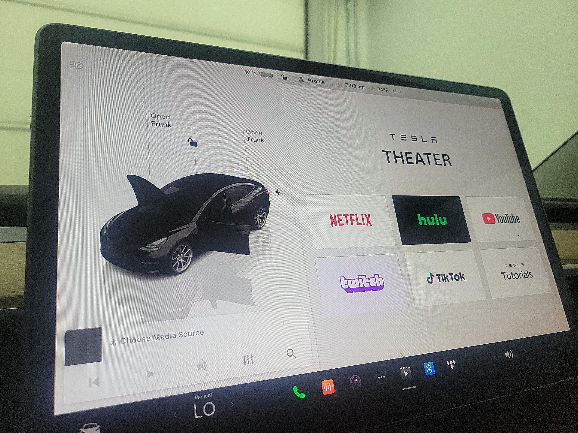 Thumbnail: 2022 Tesla Model 3 - 15