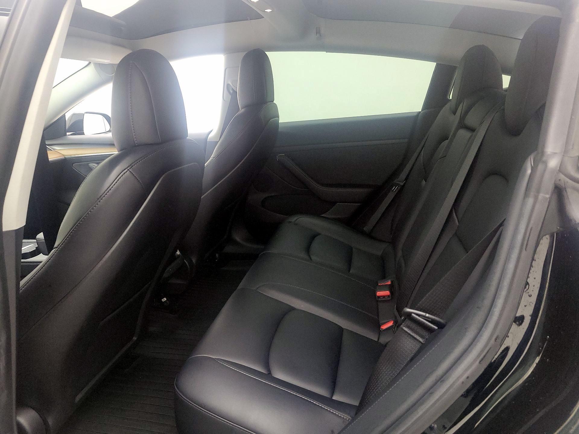 Thumbnail: 2022 Tesla Model 3 - 19