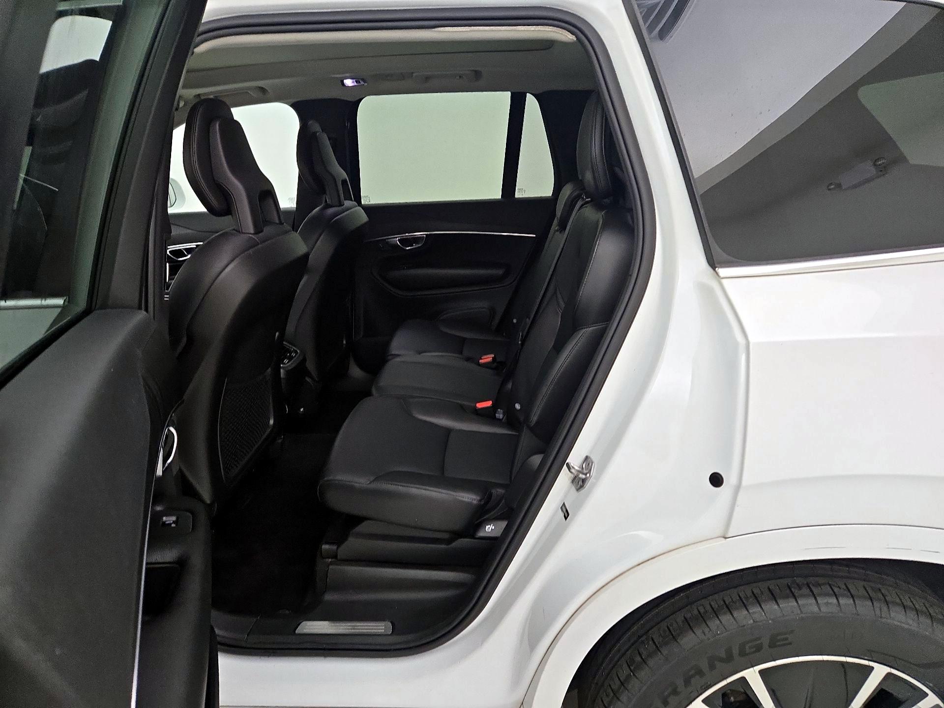 Thumbnail: 2020 Volvo XC90 - 17