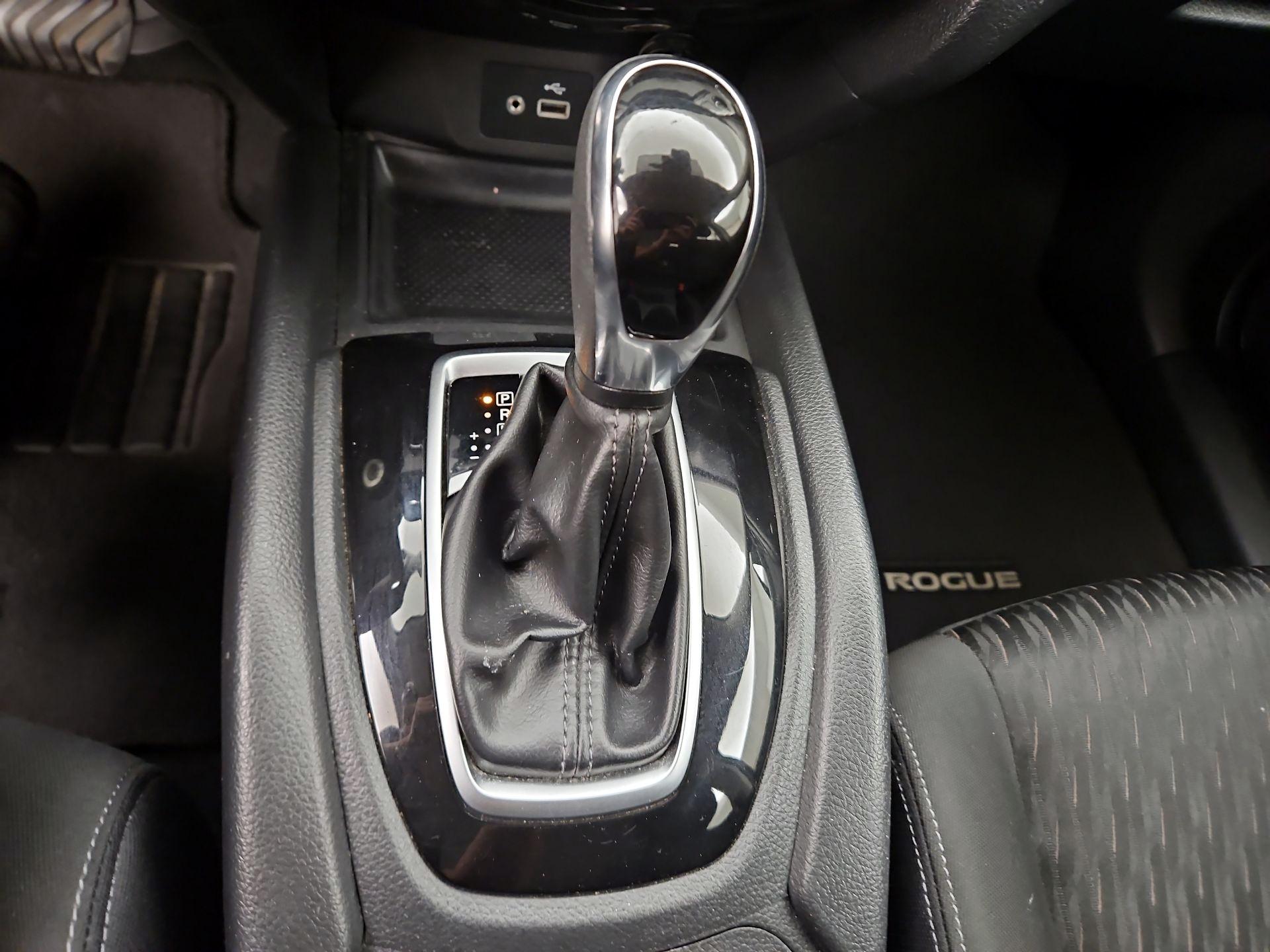 Thumbnail: 2020 Nissan Rogue - 17
