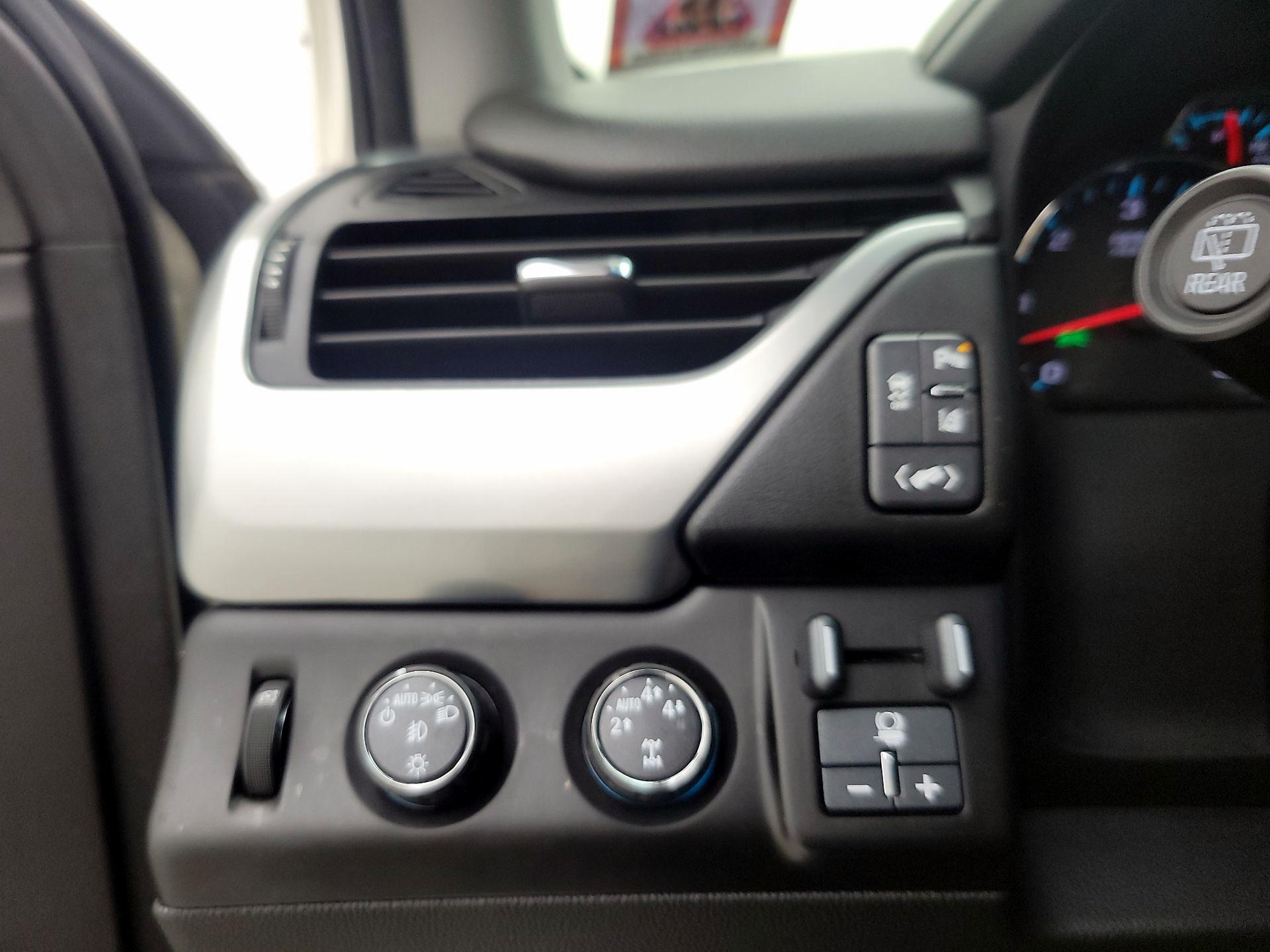 Thumbnail: 2015 Chevrolet Suburban - 13