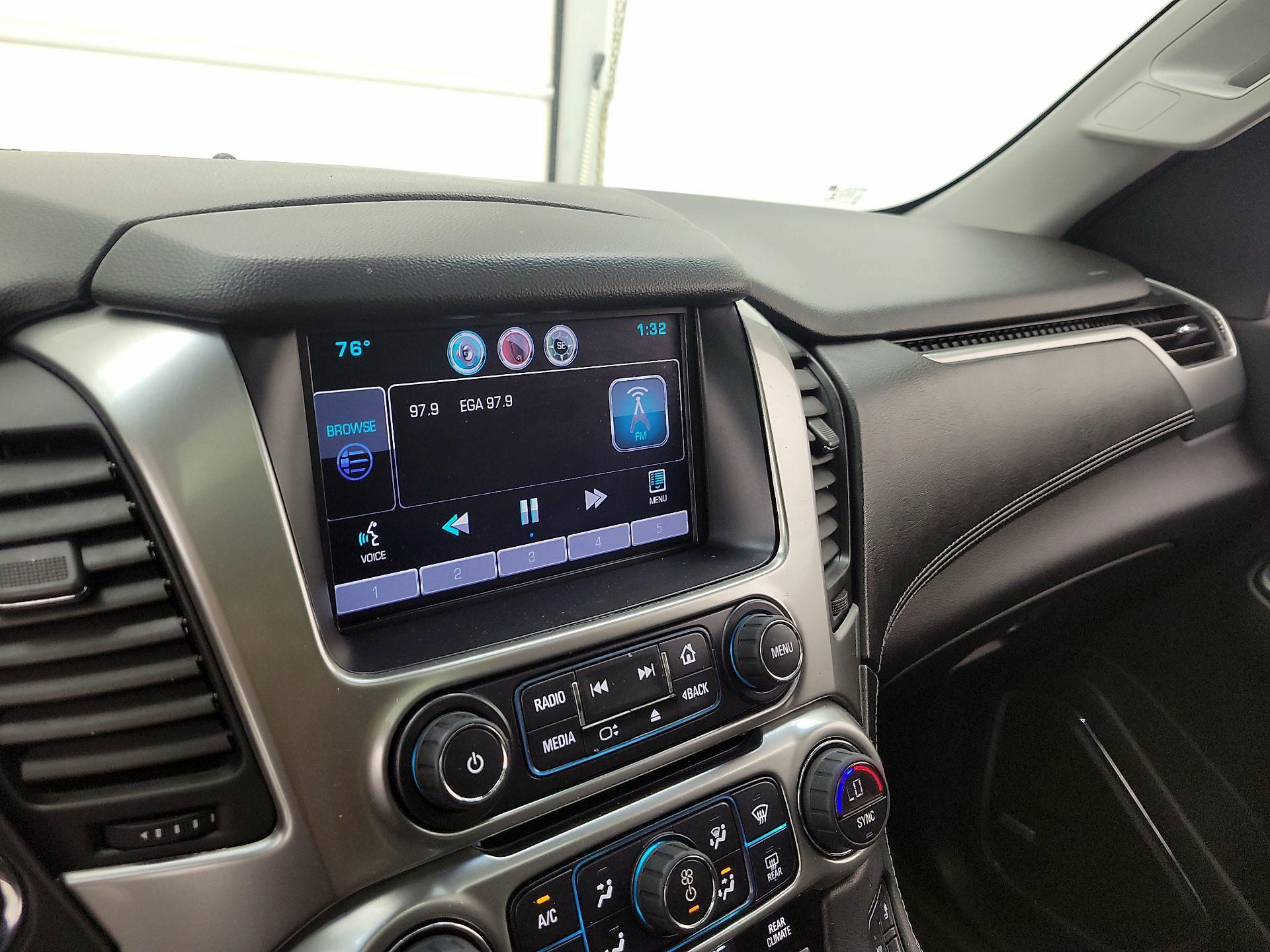 Thumbnail: 2015 Chevrolet Suburban - 15