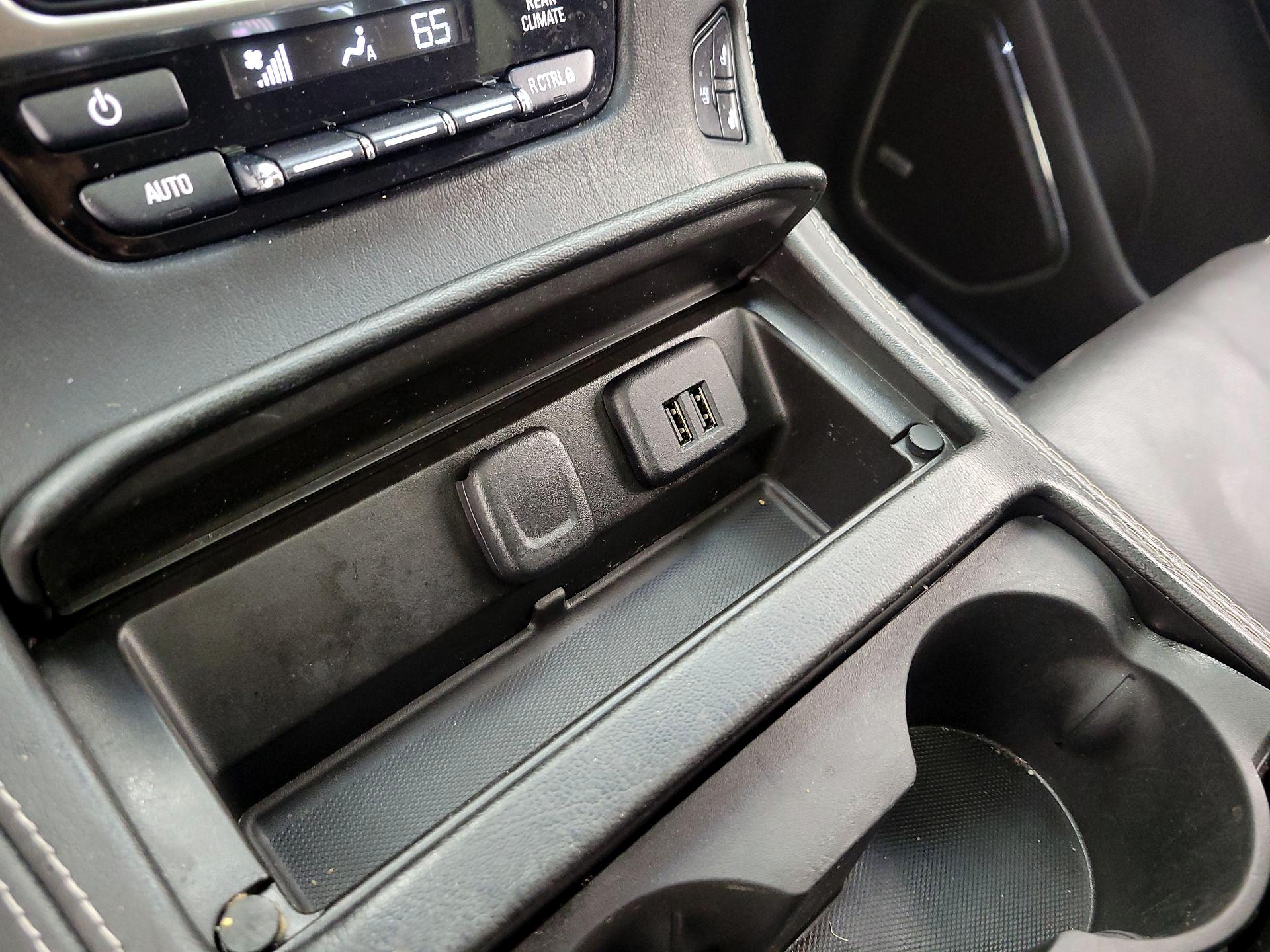 Thumbnail: 2015 Chevrolet Suburban - 18