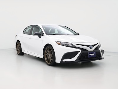 White 2023 Toyota Camry Hybrid SE Night Shade