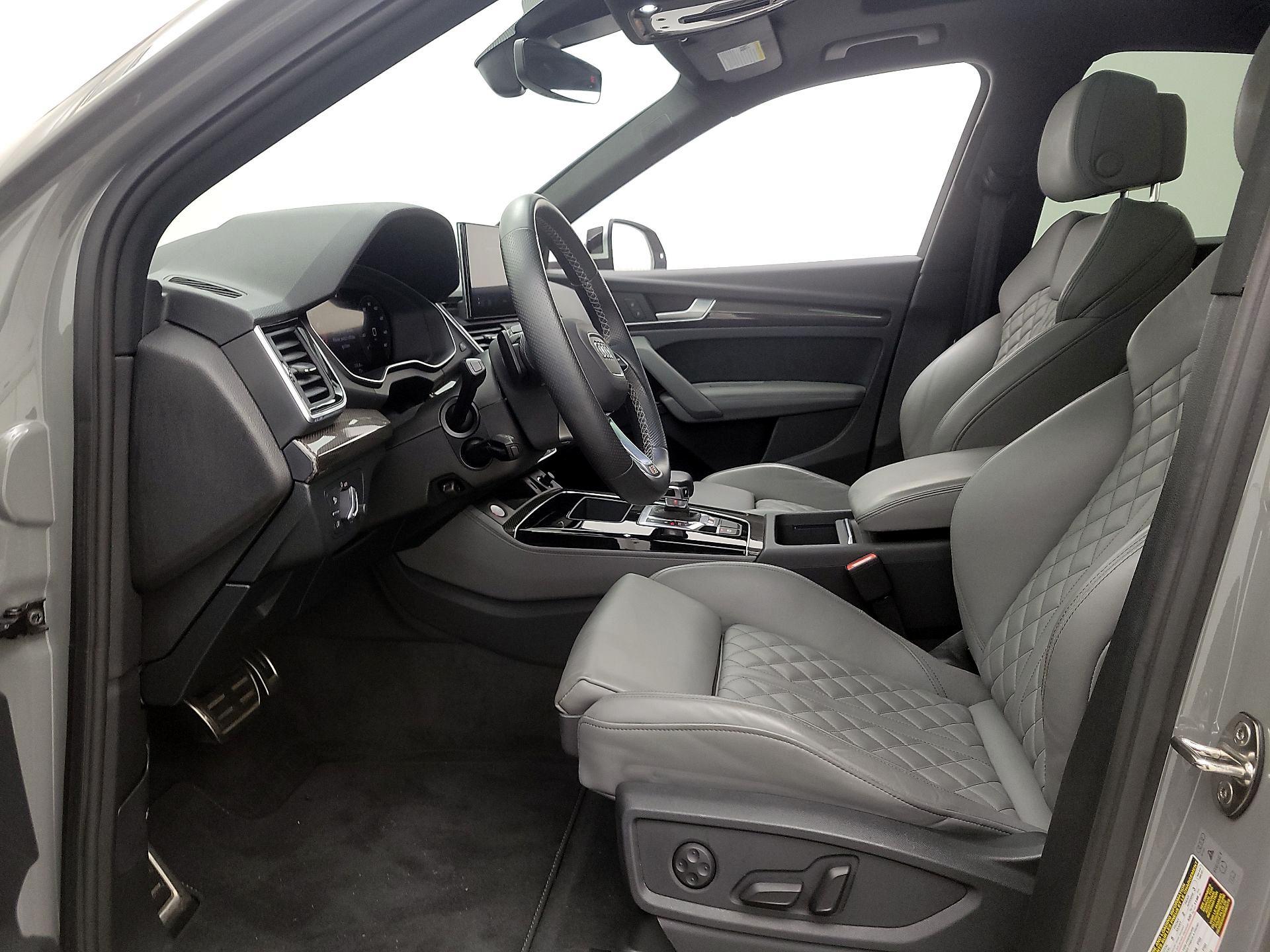 Thumbnail: 2022 Audi SQ5 - 11