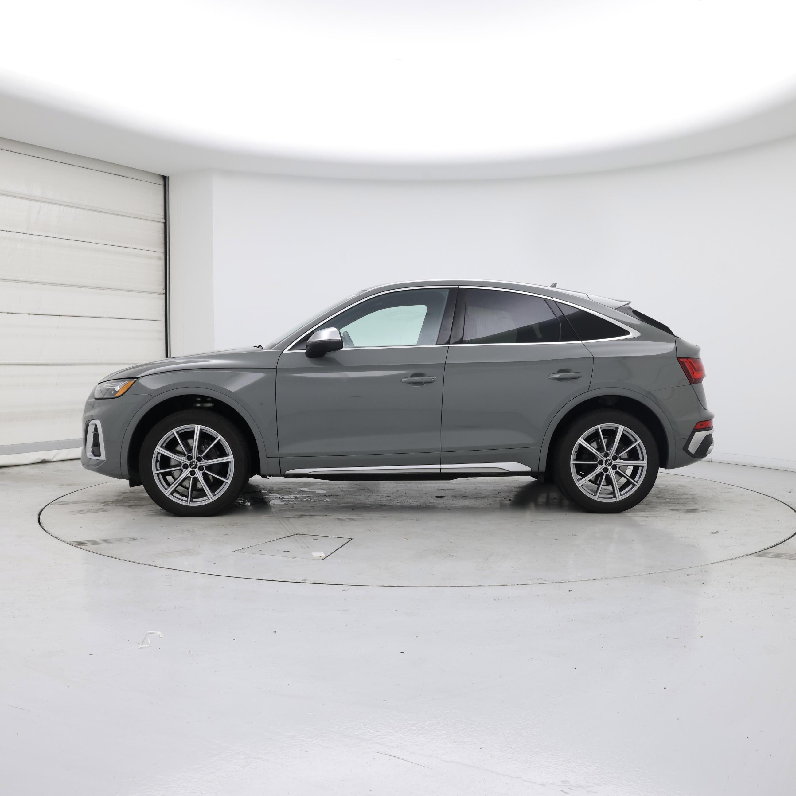 Thumbnail: 2022 Audi SQ5 - 3