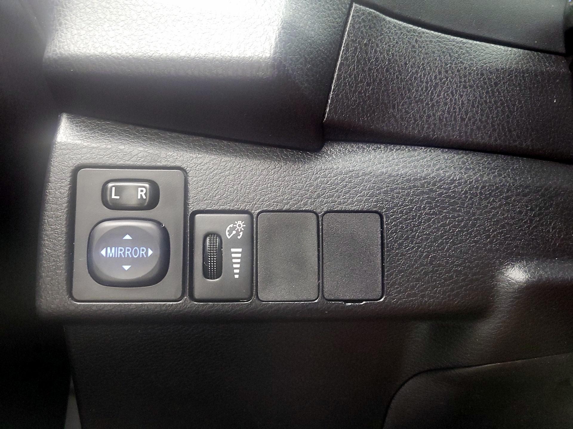 Thumbnail: 2014 Toyota Corolla - 13