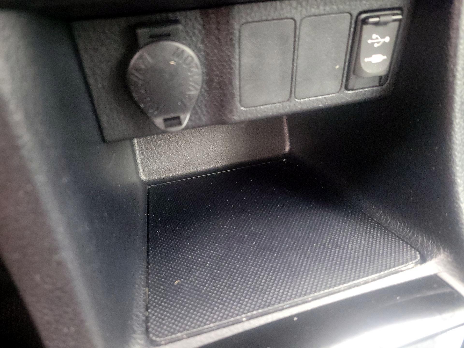 Thumbnail: 2014 Toyota Corolla - 17