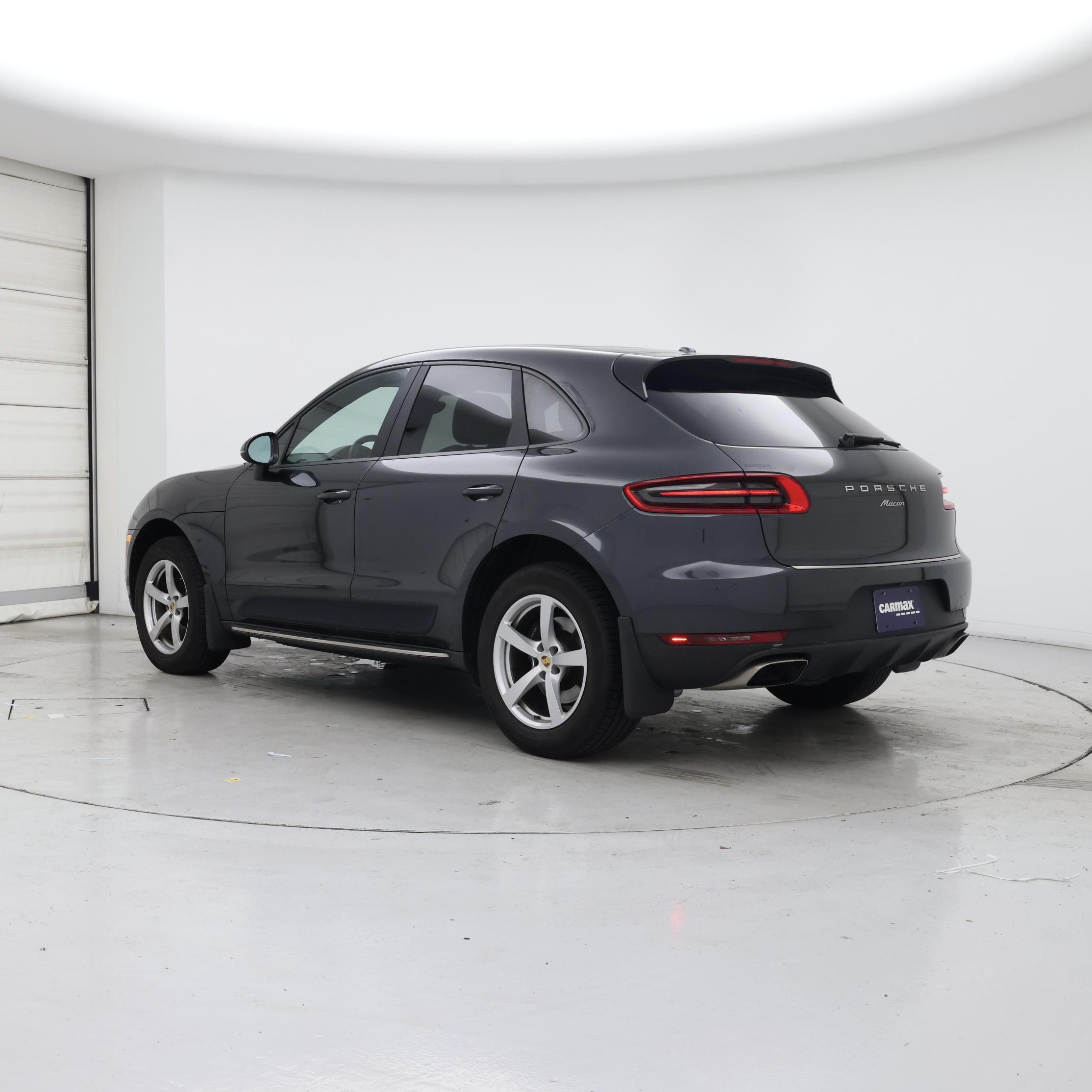Thumbnail: 2017 Porsche Macan - 2
