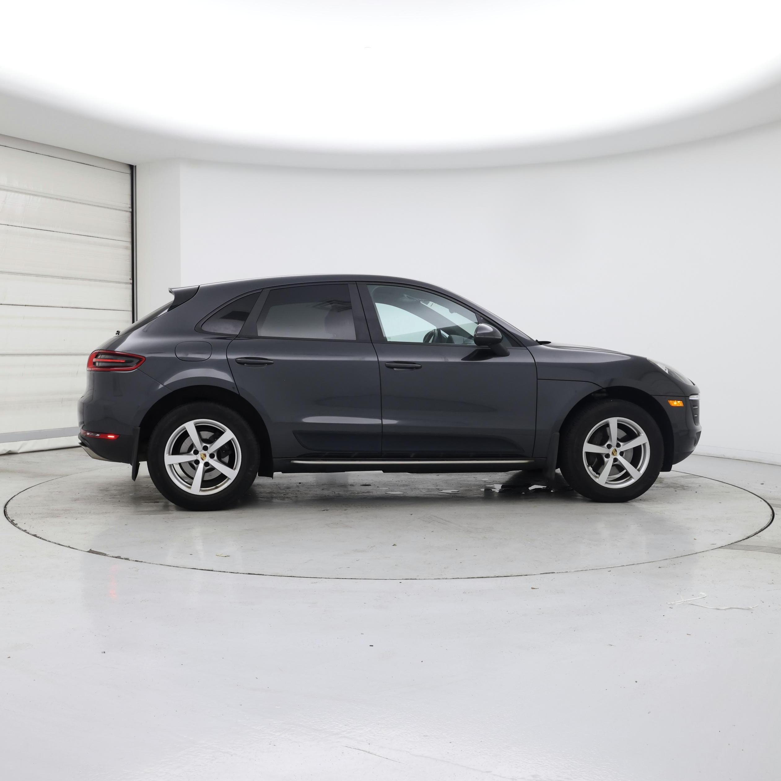 Thumbnail: 2017 Porsche Macan - 7