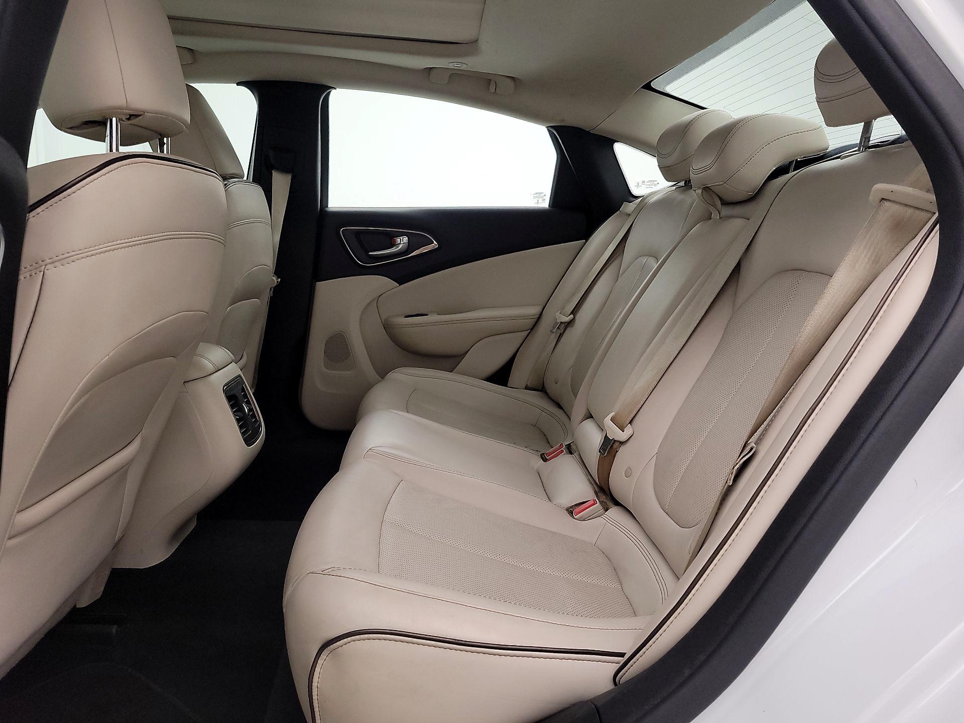 Thumbnail: 2015 Chrysler 200 - 20
