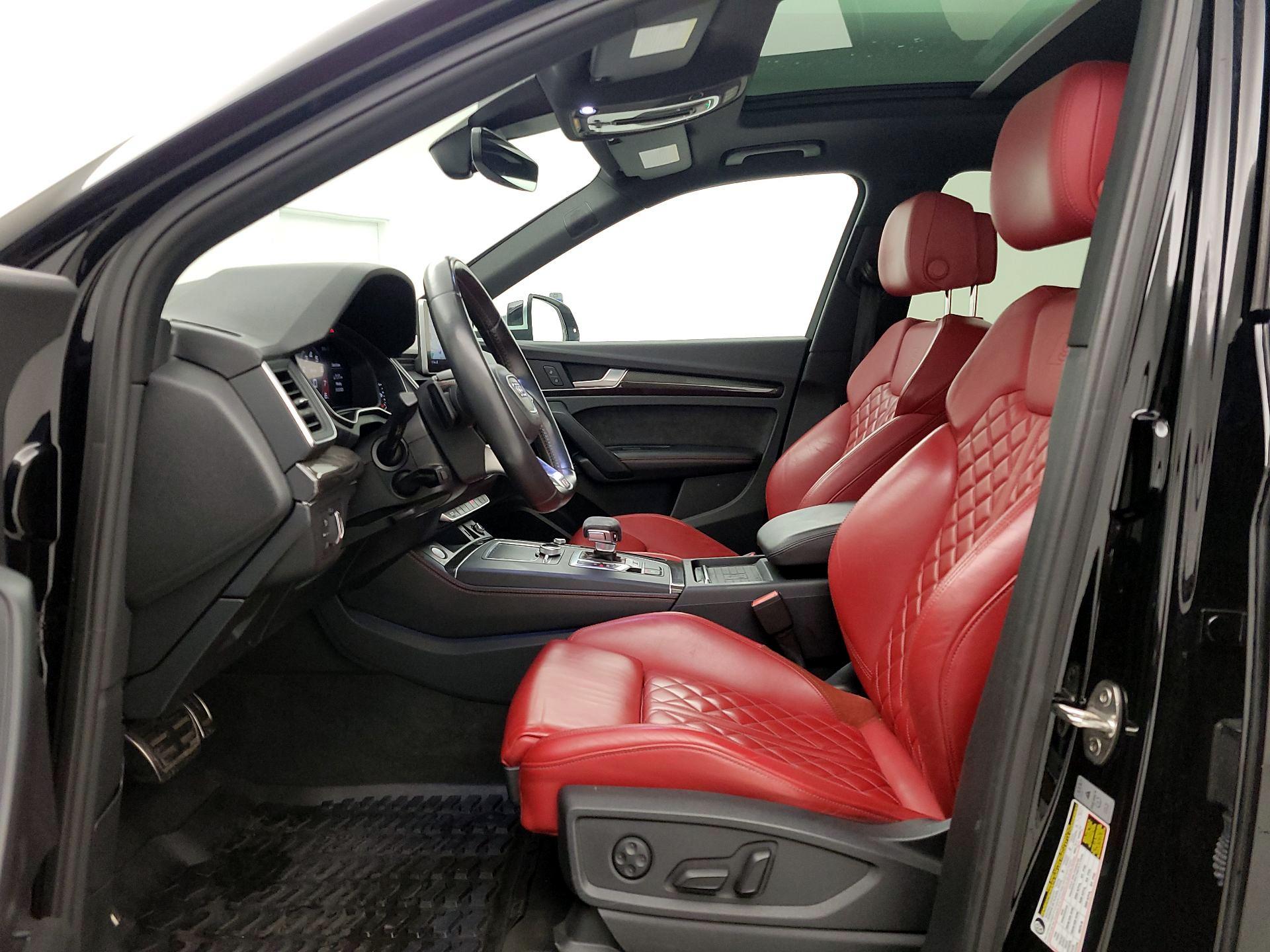 Thumbnail: 2019 Audi SQ5 - 11