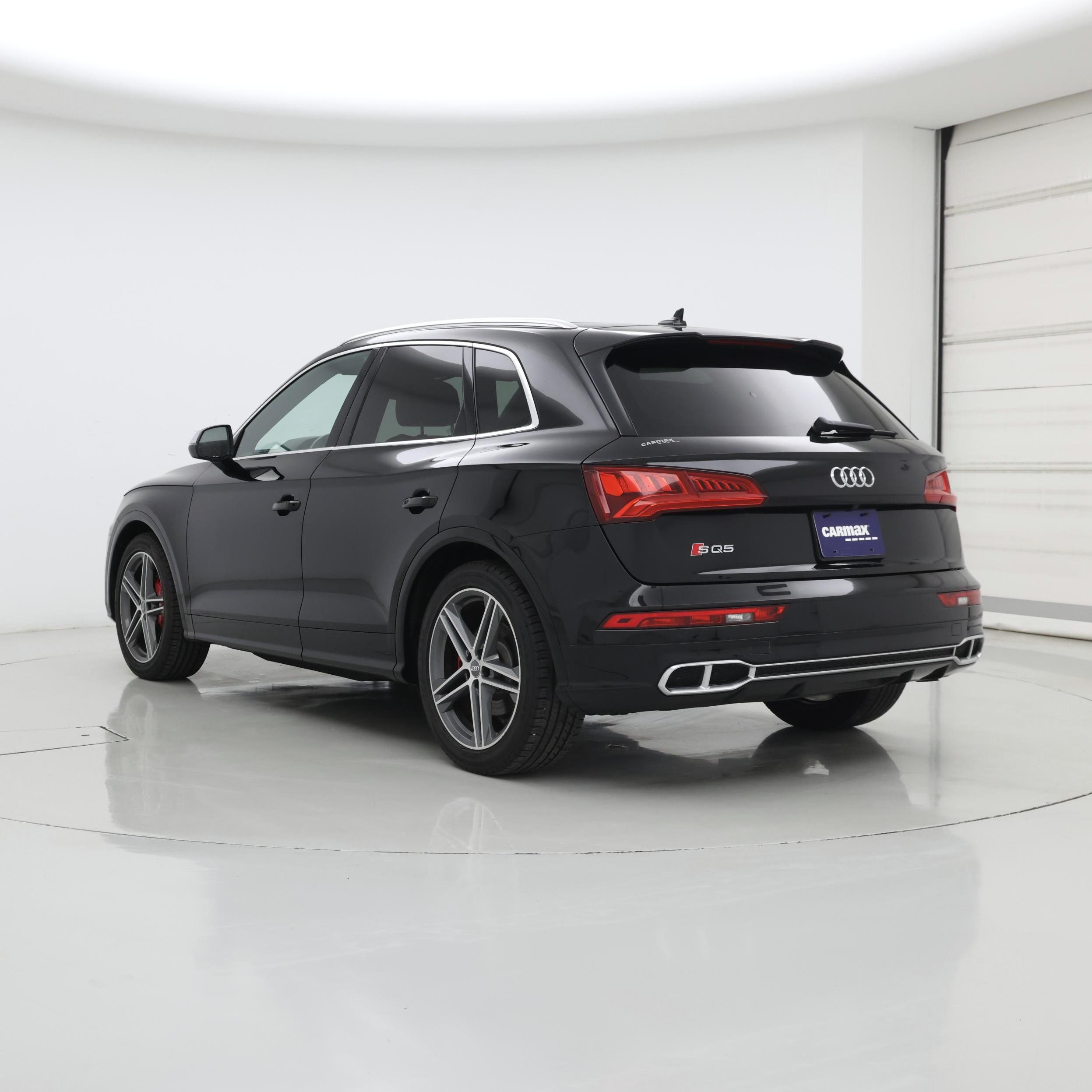 Thumbnail: 2019 Audi SQ5 - 2