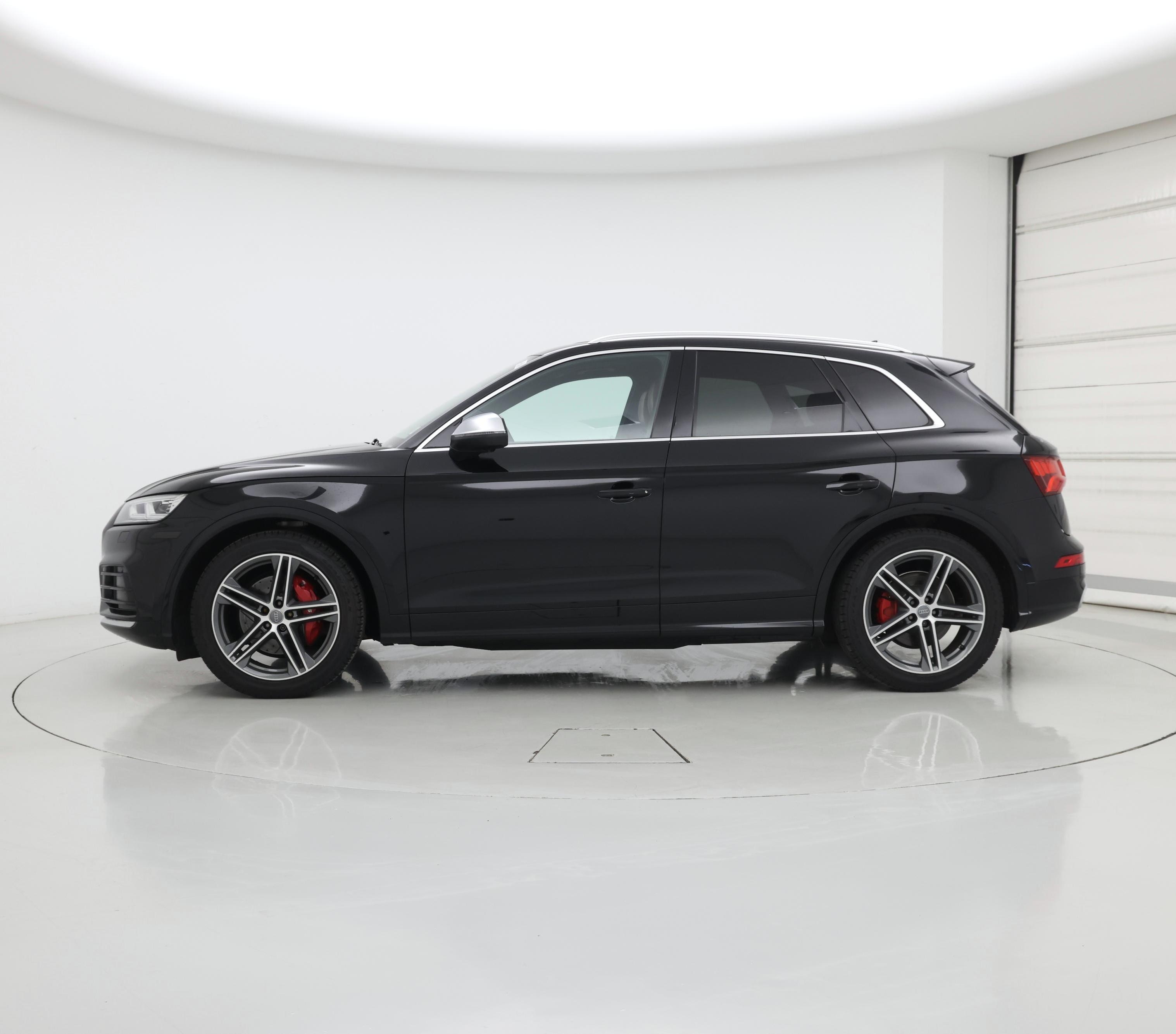 Thumbnail: 2019 Audi SQ5 - 3