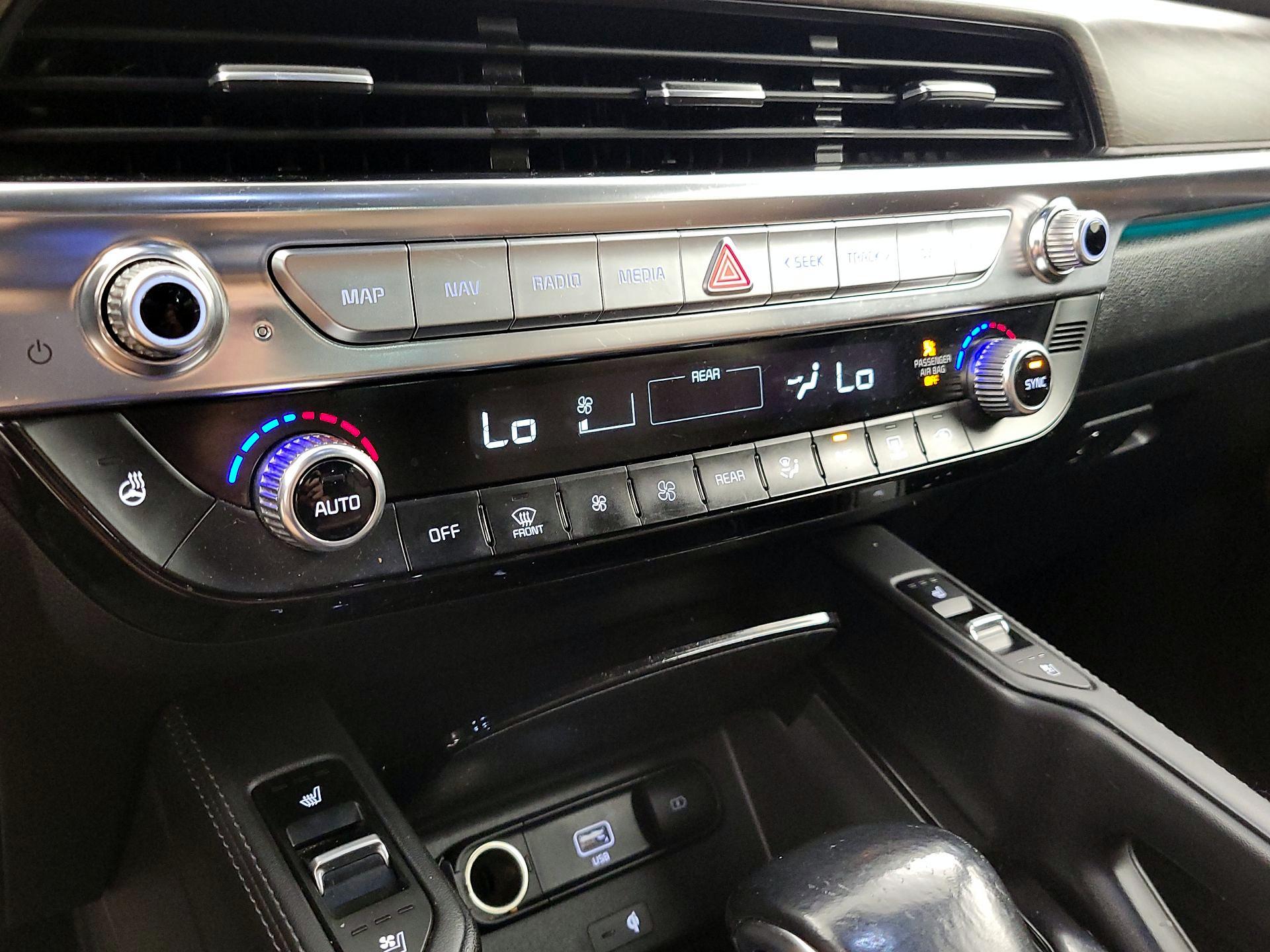 Thumbnail: 2020 Kia Telluride - 17