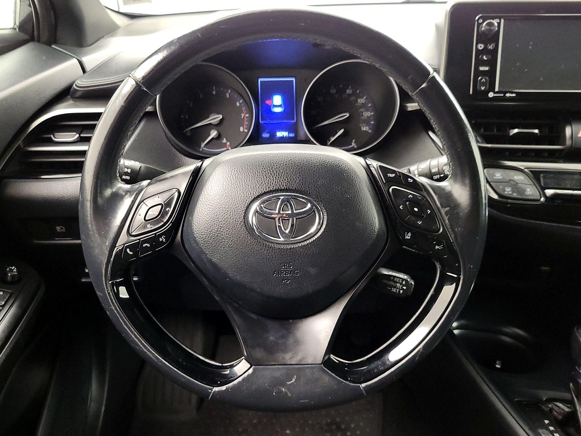 Thumbnail: 2018 Toyota C-HR - 10